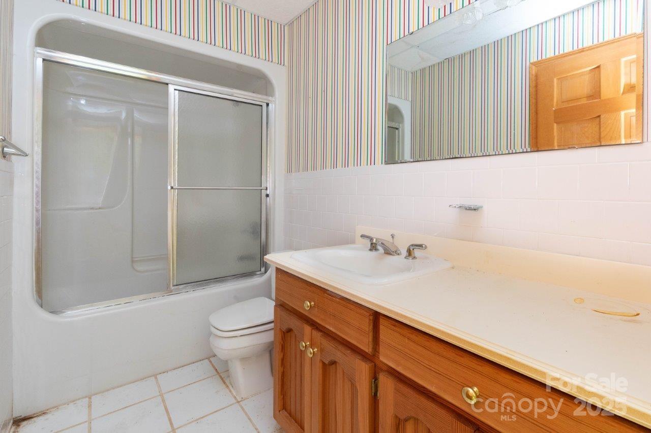 307 Five Star Drive Property Photo 7