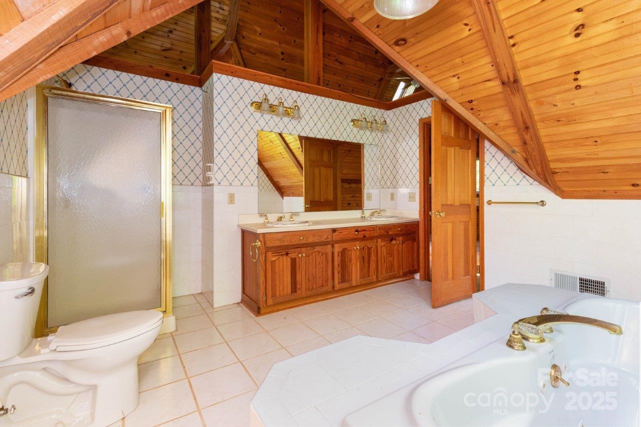 307 Five Star Drive Property Photo 14