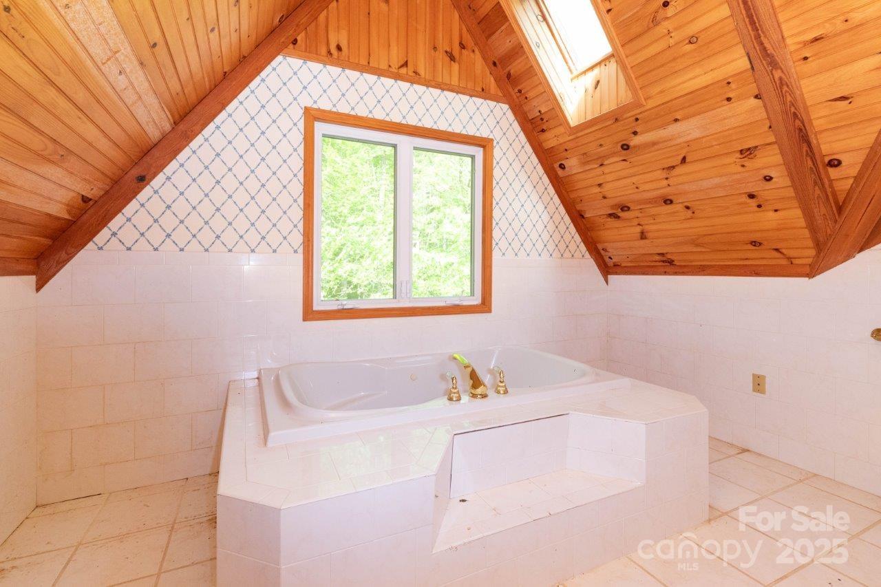 307 Five Star Drive Property Photo 15