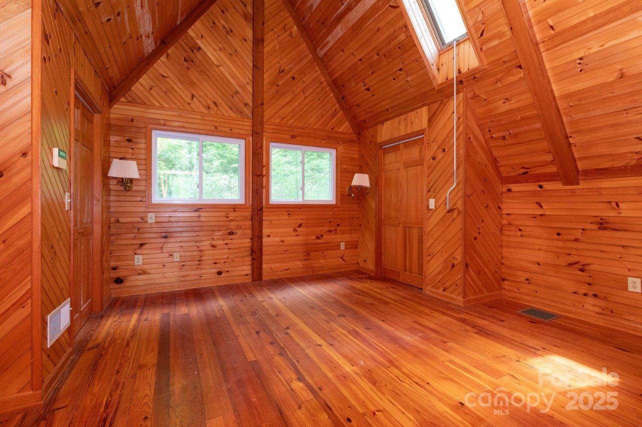 307 Five Star Drive Property Photo 16
