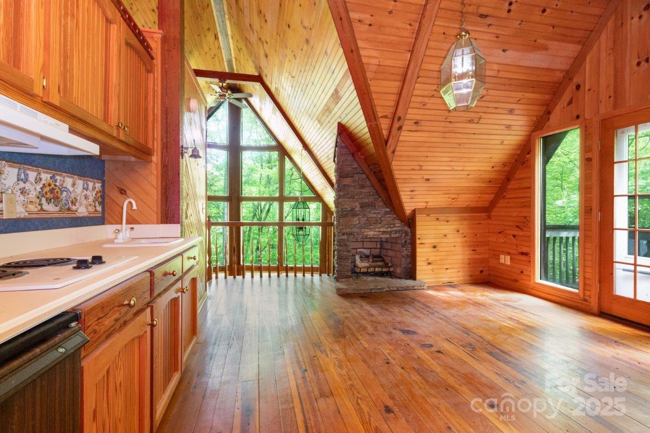 307 Five Star Drive Property Photo 18
