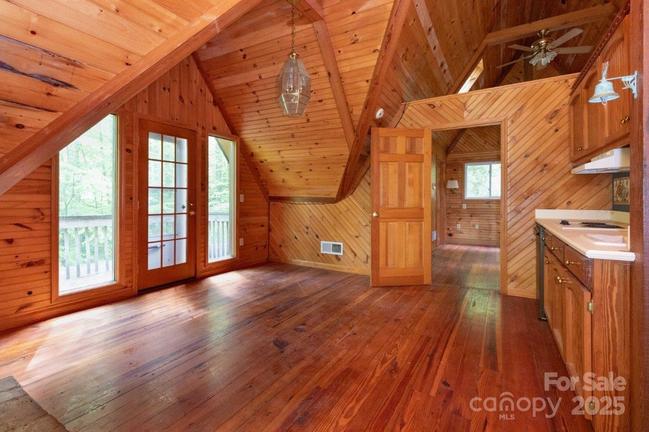 307 Five Star Drive Property Photo 19