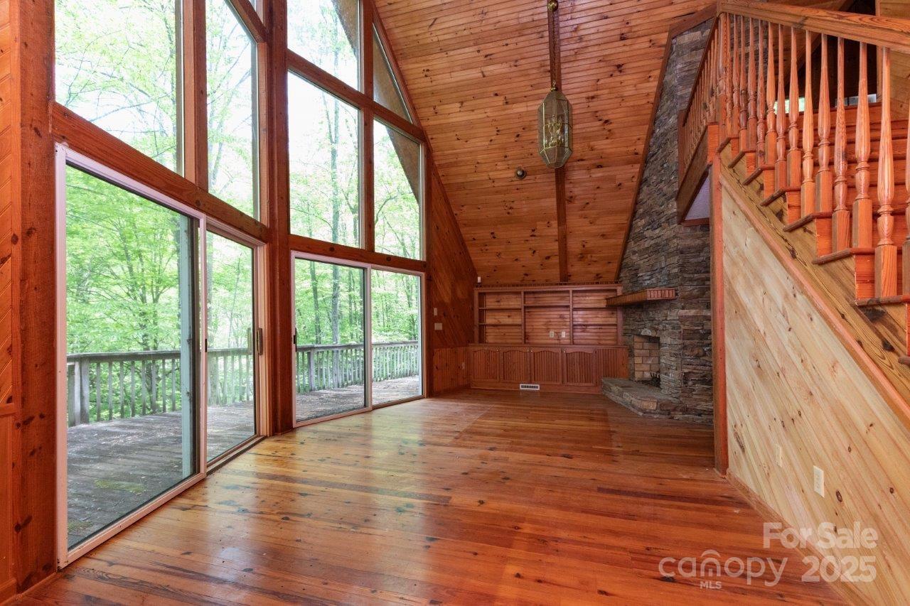 307 Five Star Drive Property Photo 21