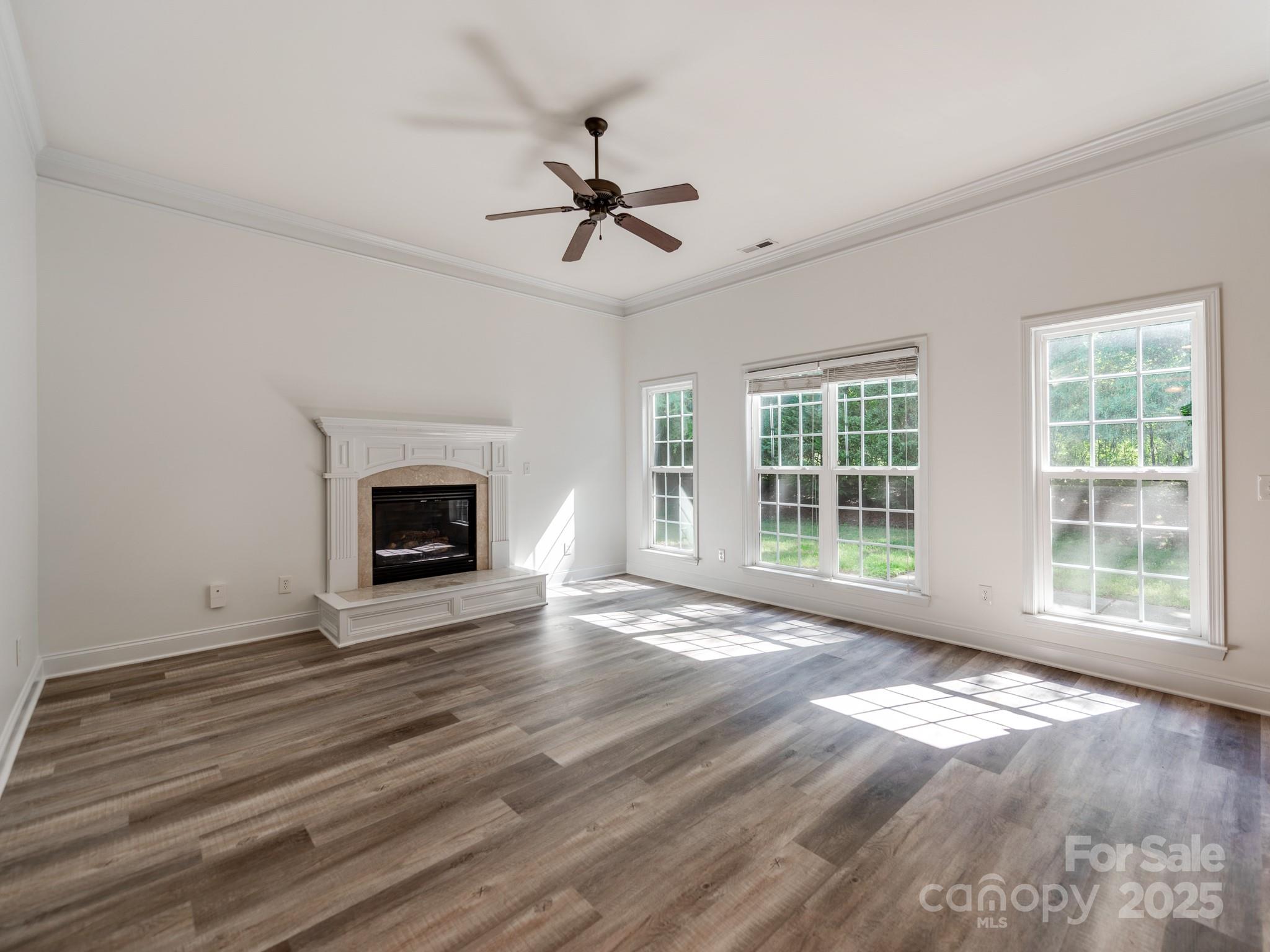 533 Montgrove Place Property Photo 8