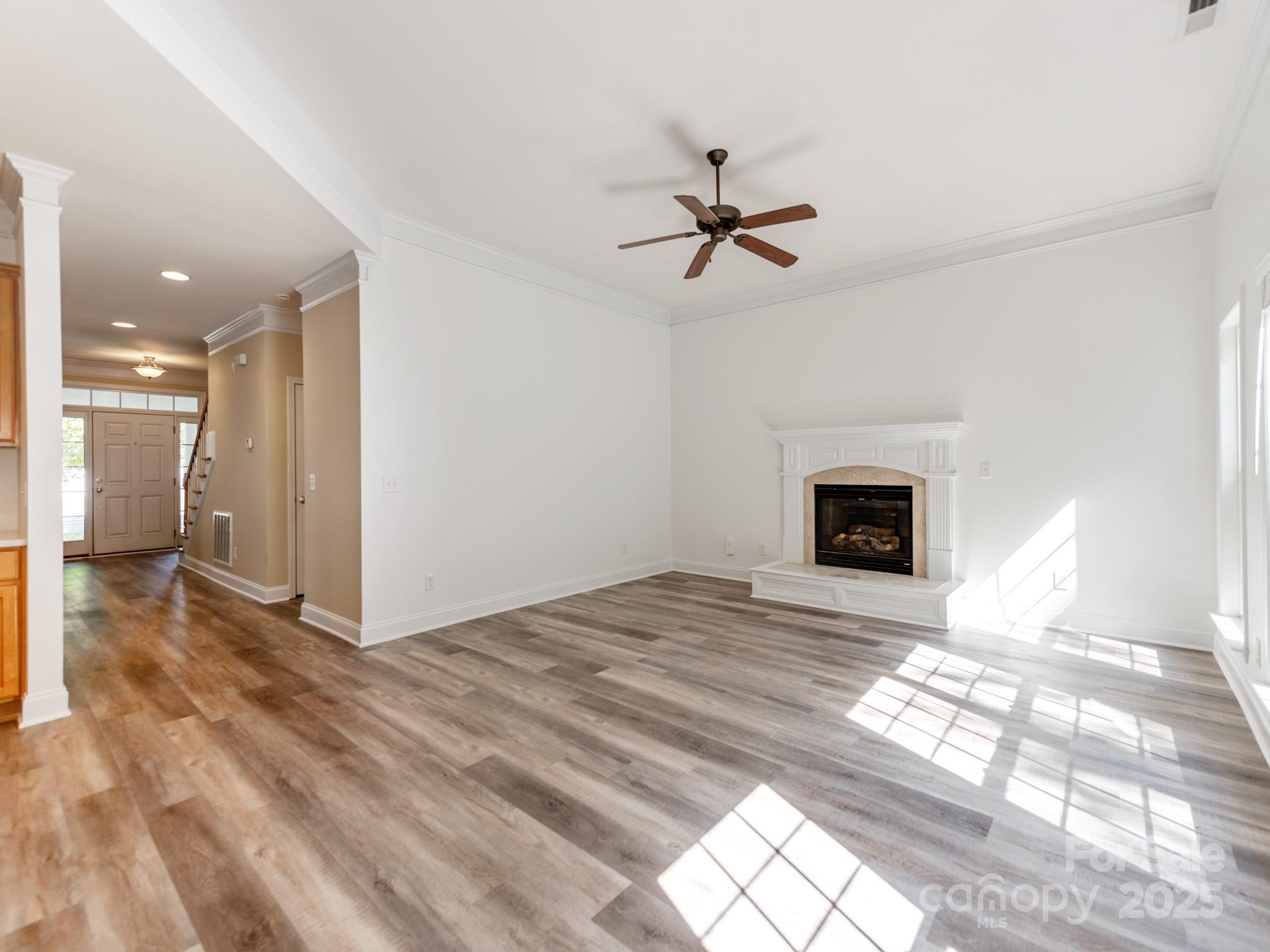 533 Montgrove Place Property Photo 9