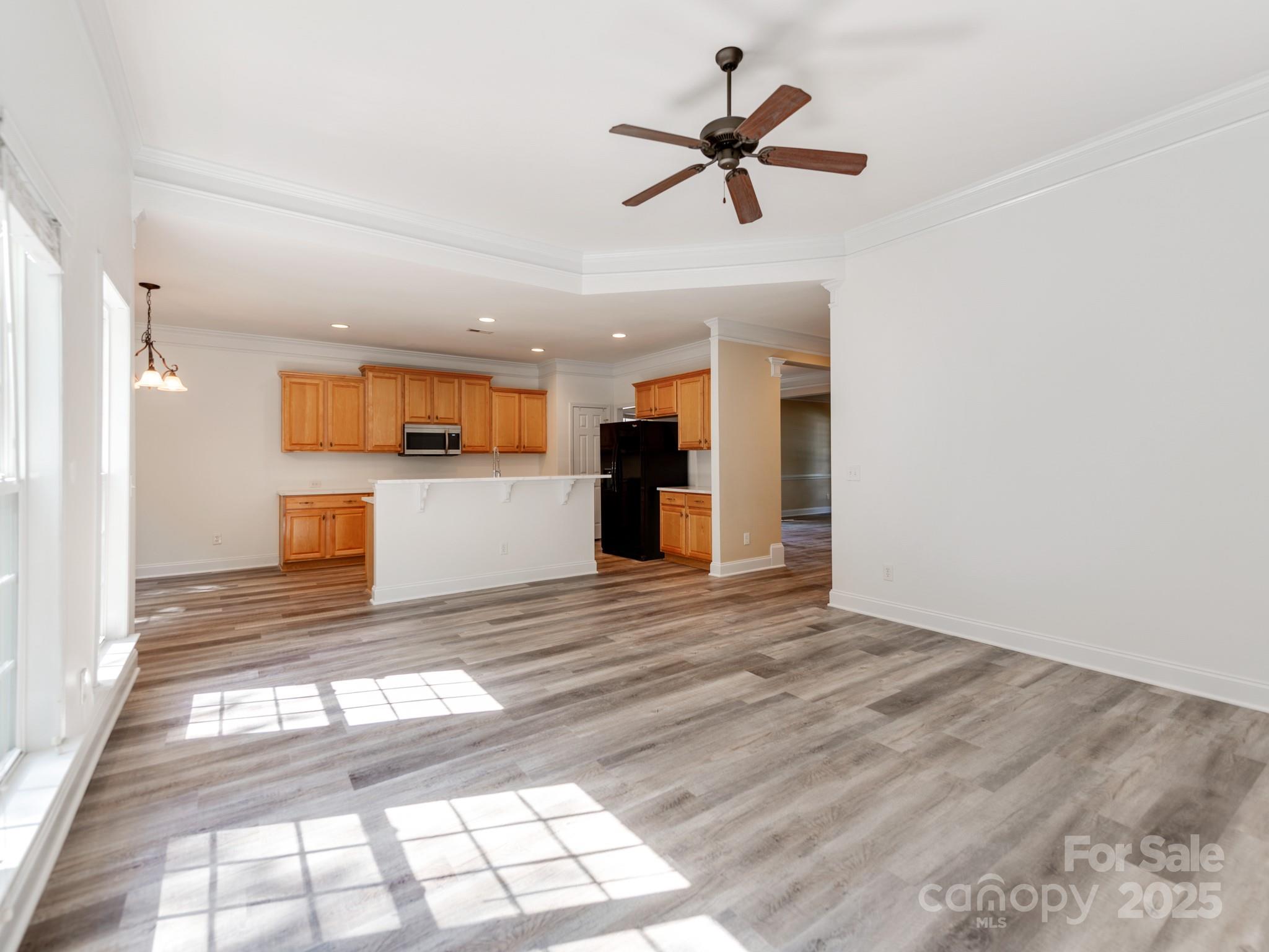 533 Montgrove Place Property Photo 10