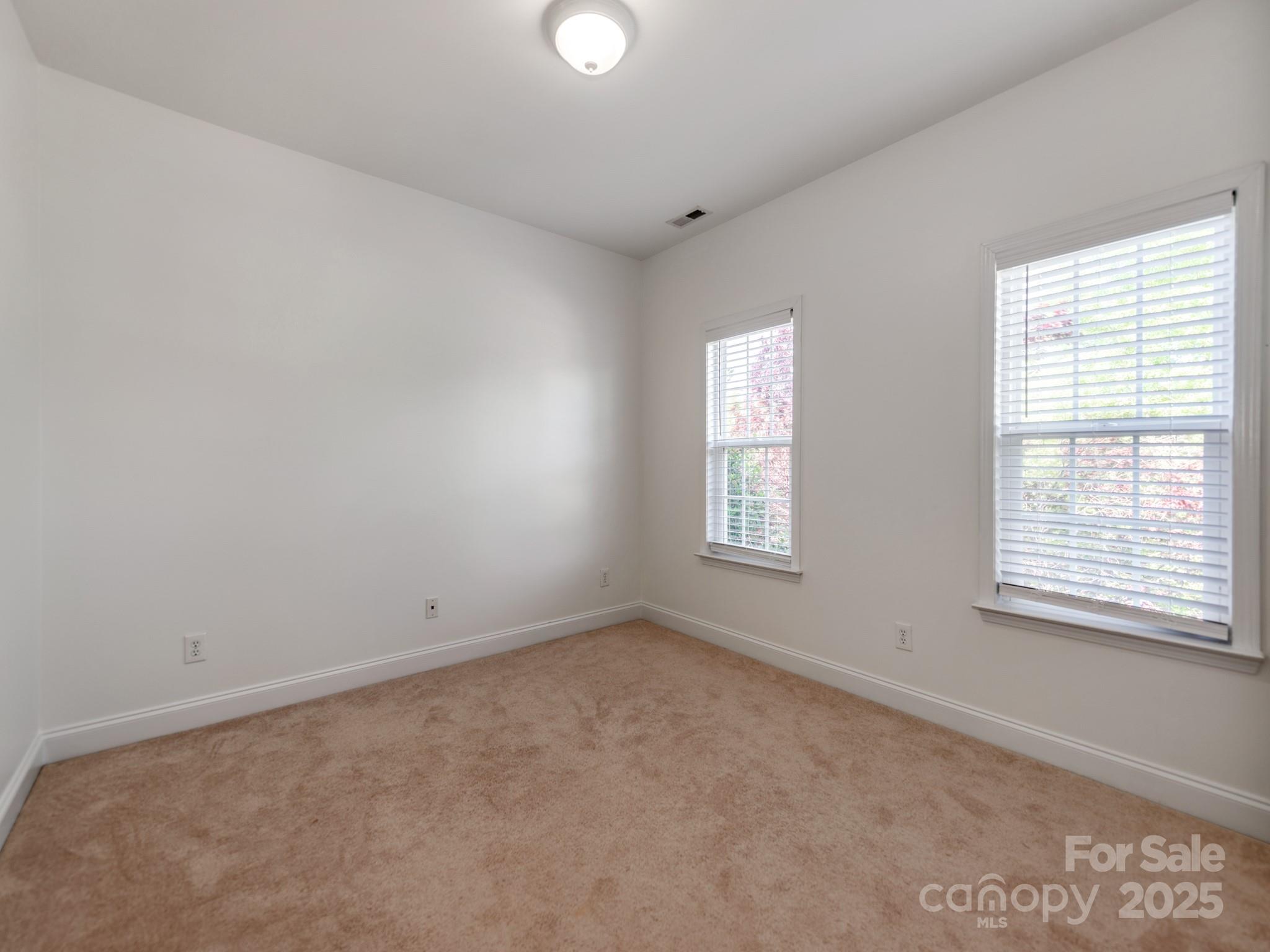 533 Montgrove Place Property Photo 20