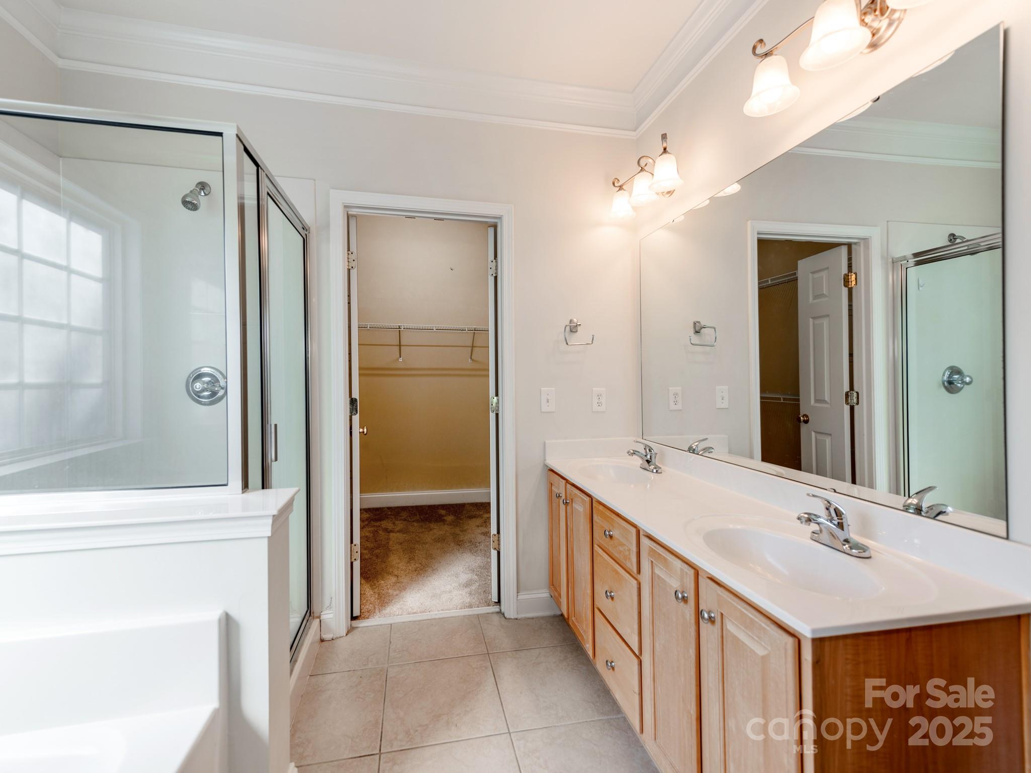 533 Montgrove Place Property Photo 27