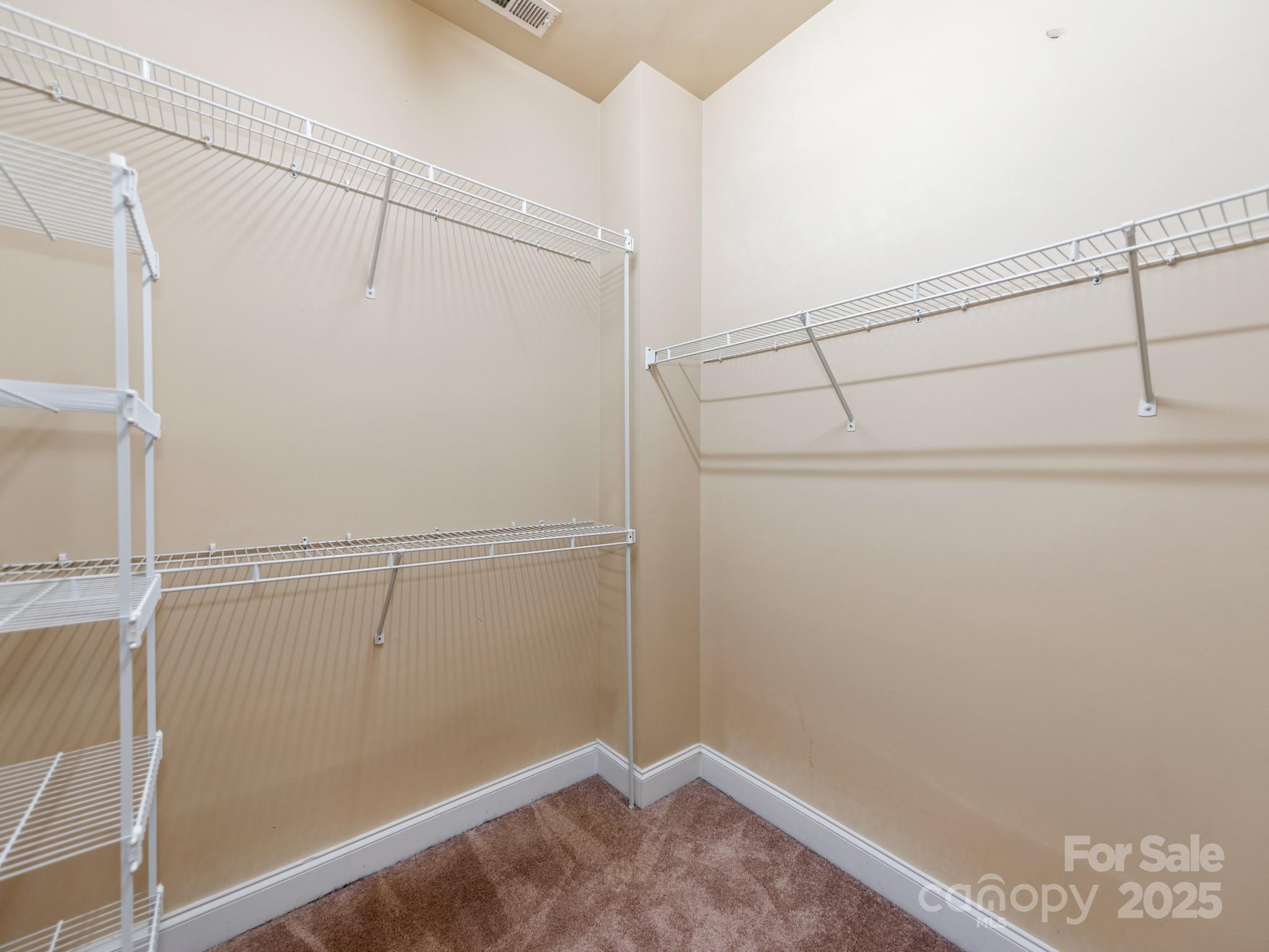 533 Montgrove Place Property Photo 29