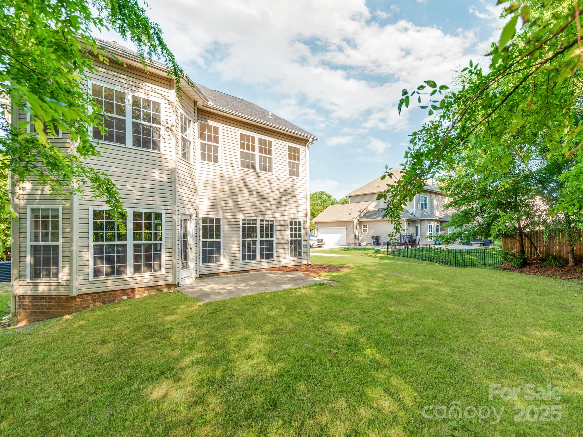 533 Montgrove Place Property Photo 43