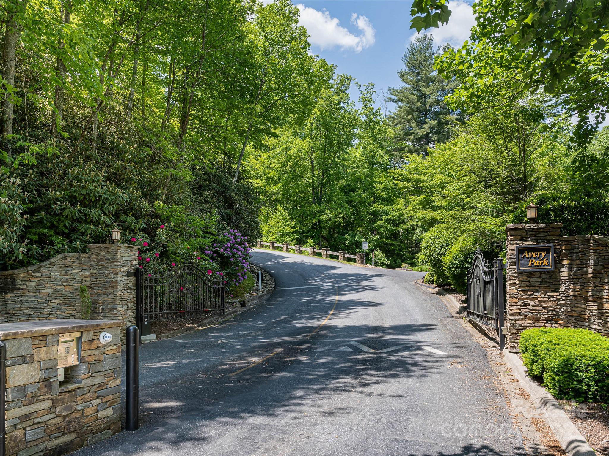1157 Standing Deer Trace 128 Property Photo 2