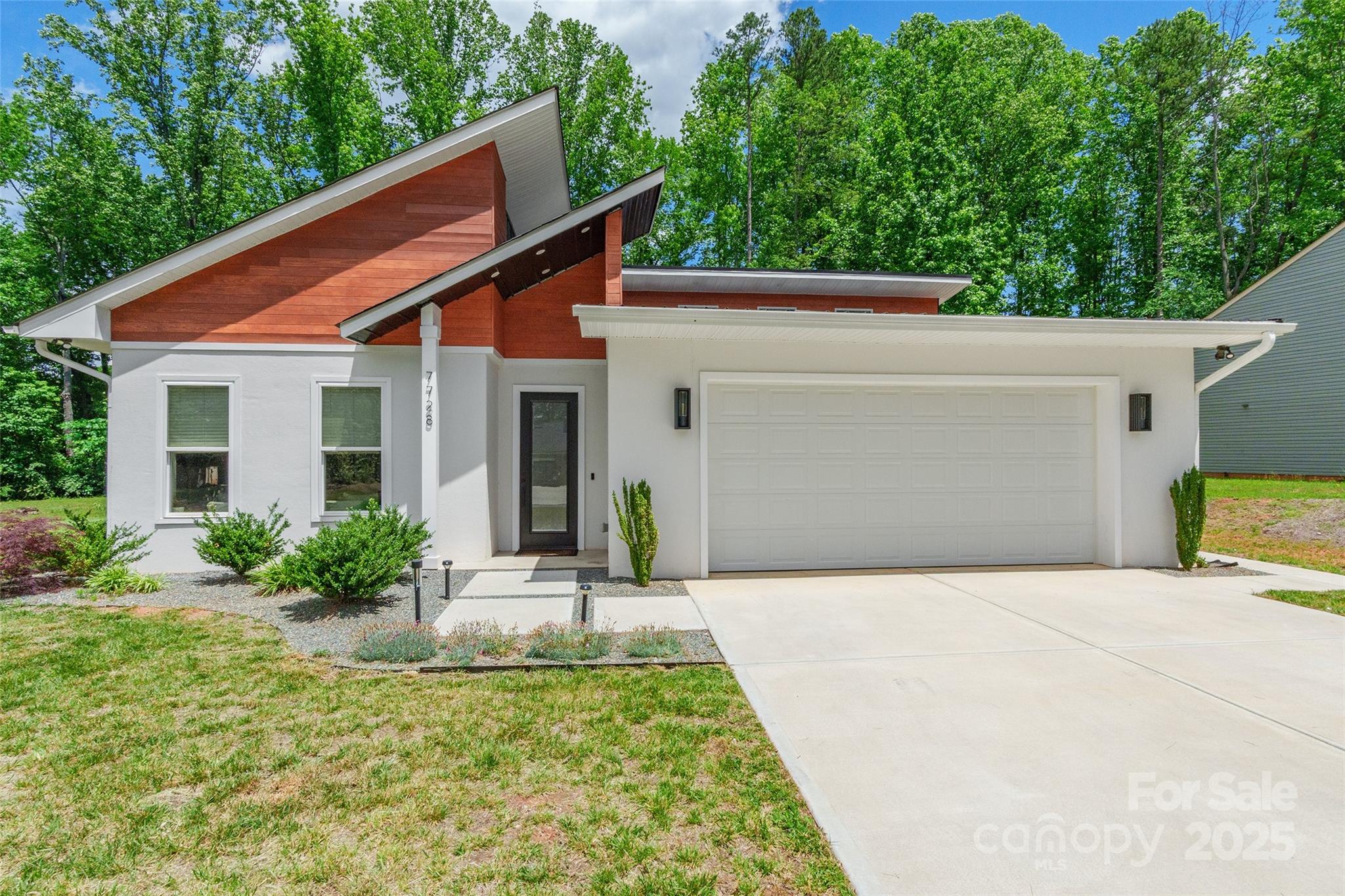 7728 Shalom Drive Property Photo 1