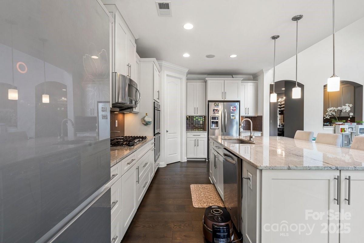 8514 Ellington Park Drive Property Photo 14