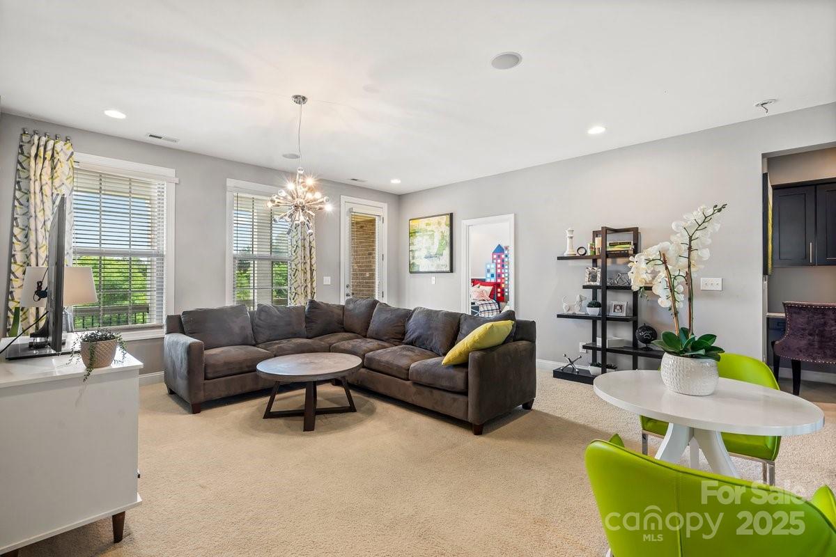 8514 Ellington Park Drive Property Photo 24