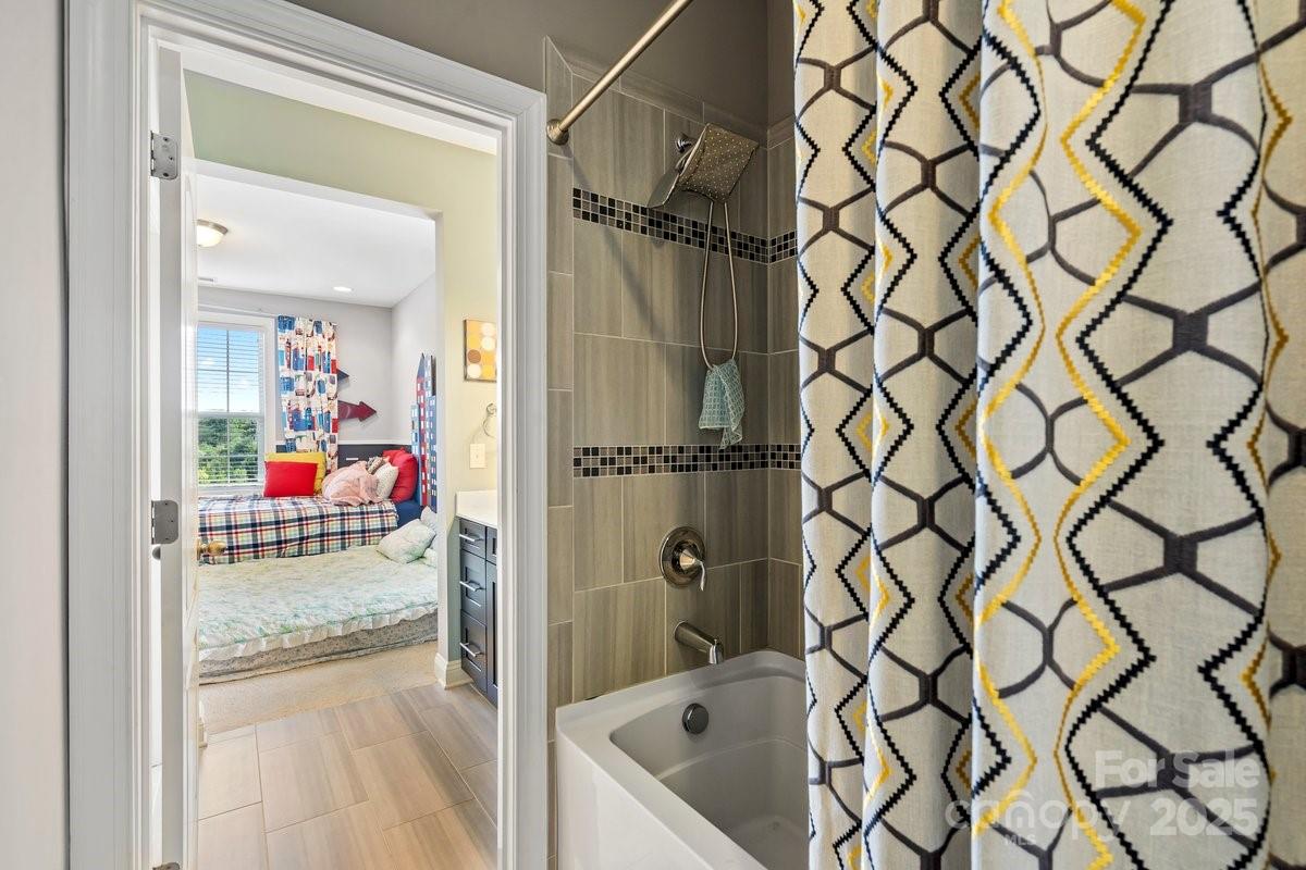 8514 Ellington Park Drive Property Photo 29