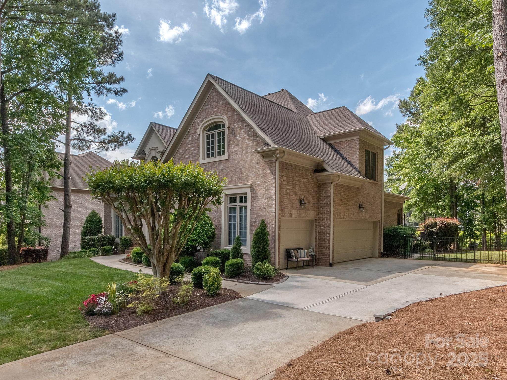 10924 Lederer Avenue Property Photo 4