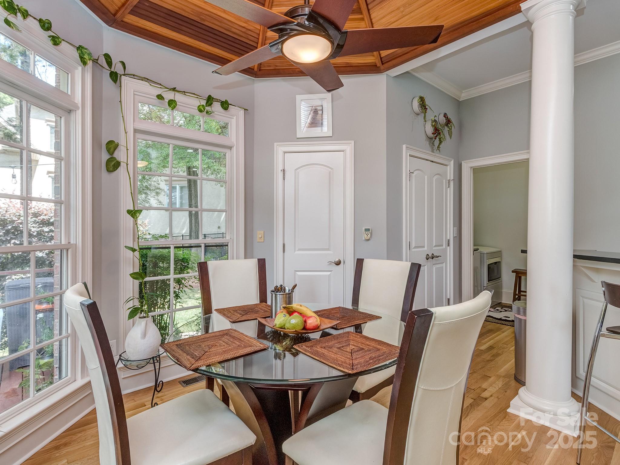 10924 Lederer Avenue Property Photo 14