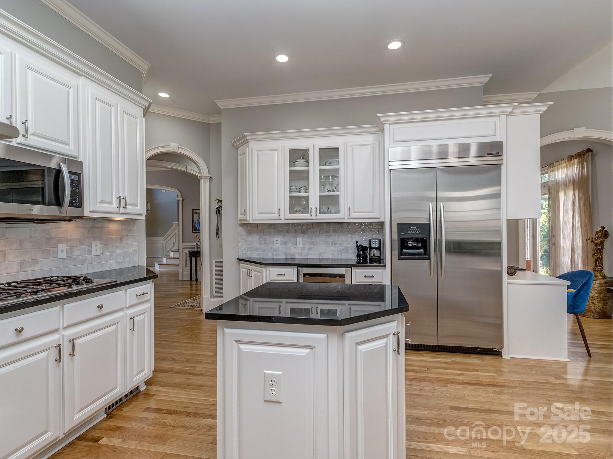 10924 Lederer Avenue Property Photo 16
