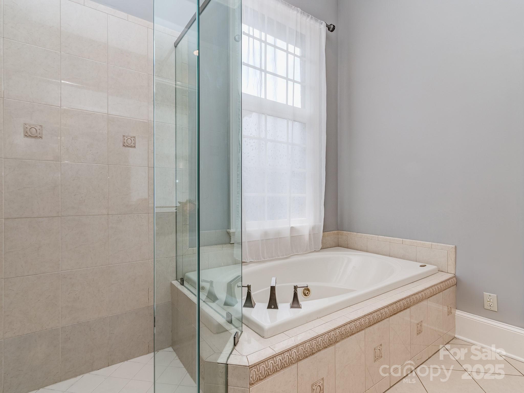 10924 Lederer Avenue Property Photo 24