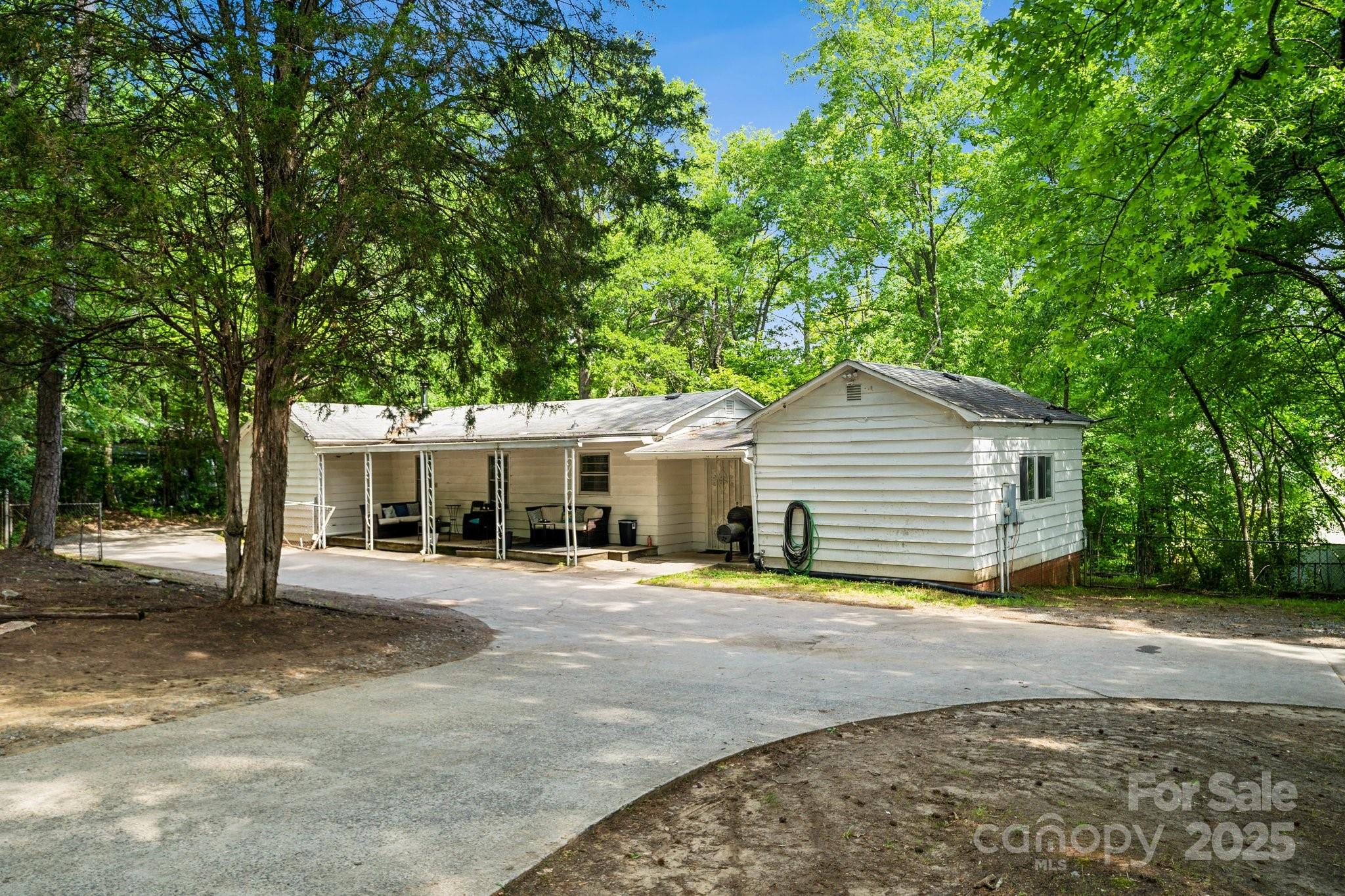 1917 Tom Sadler Road Property Photo 4
