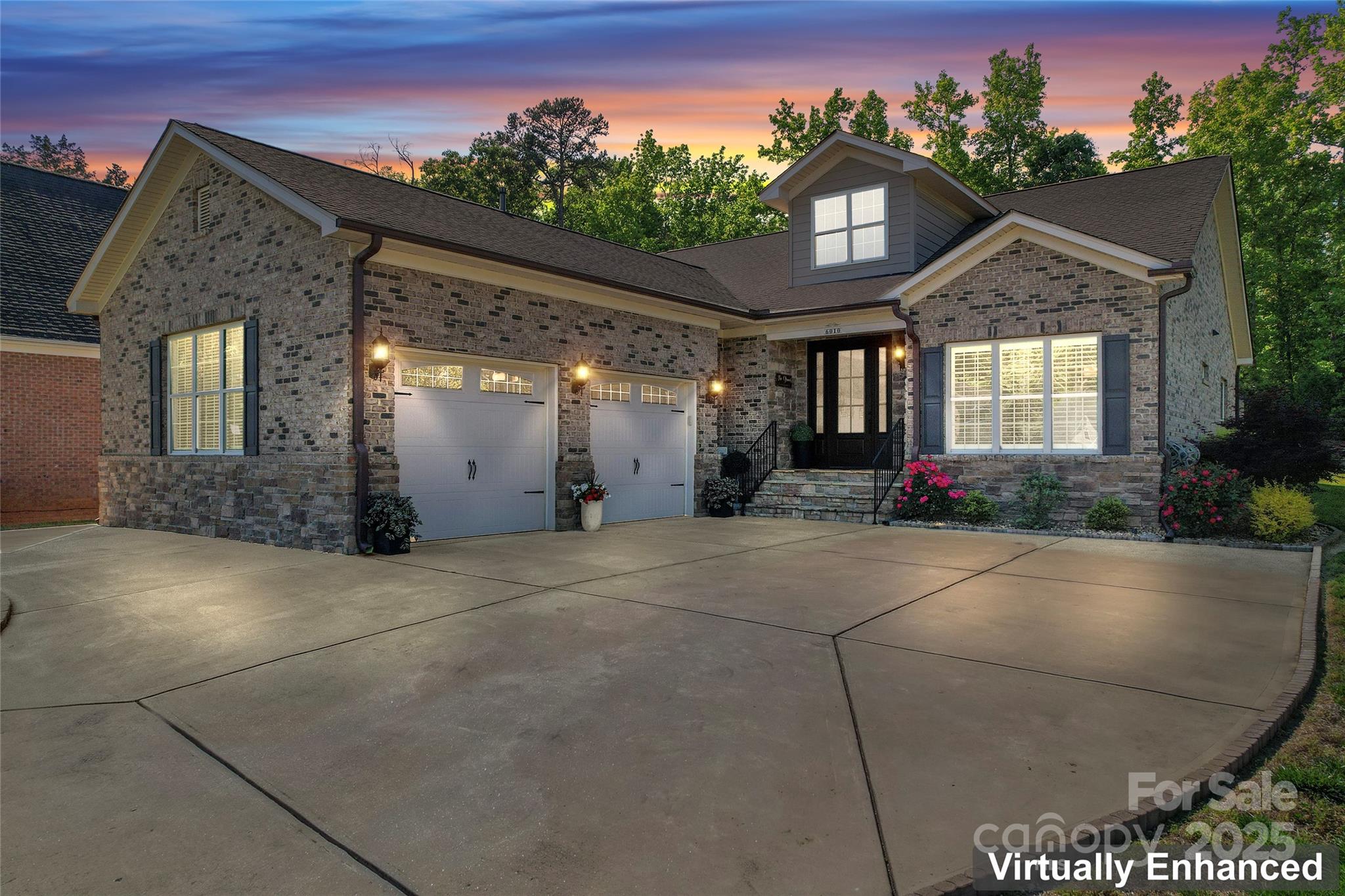 6010 Albiza Drive Property Photo 2