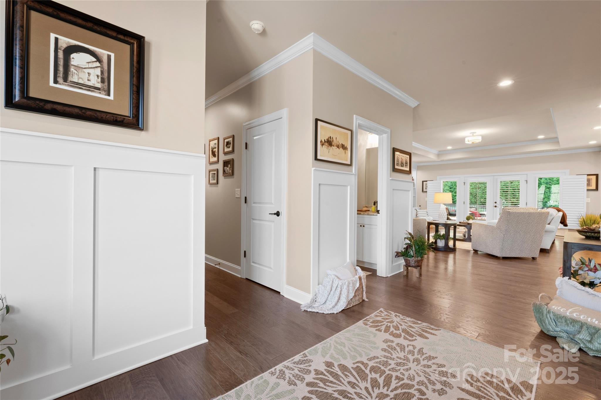 6010 Albiza Drive Property Photo 5