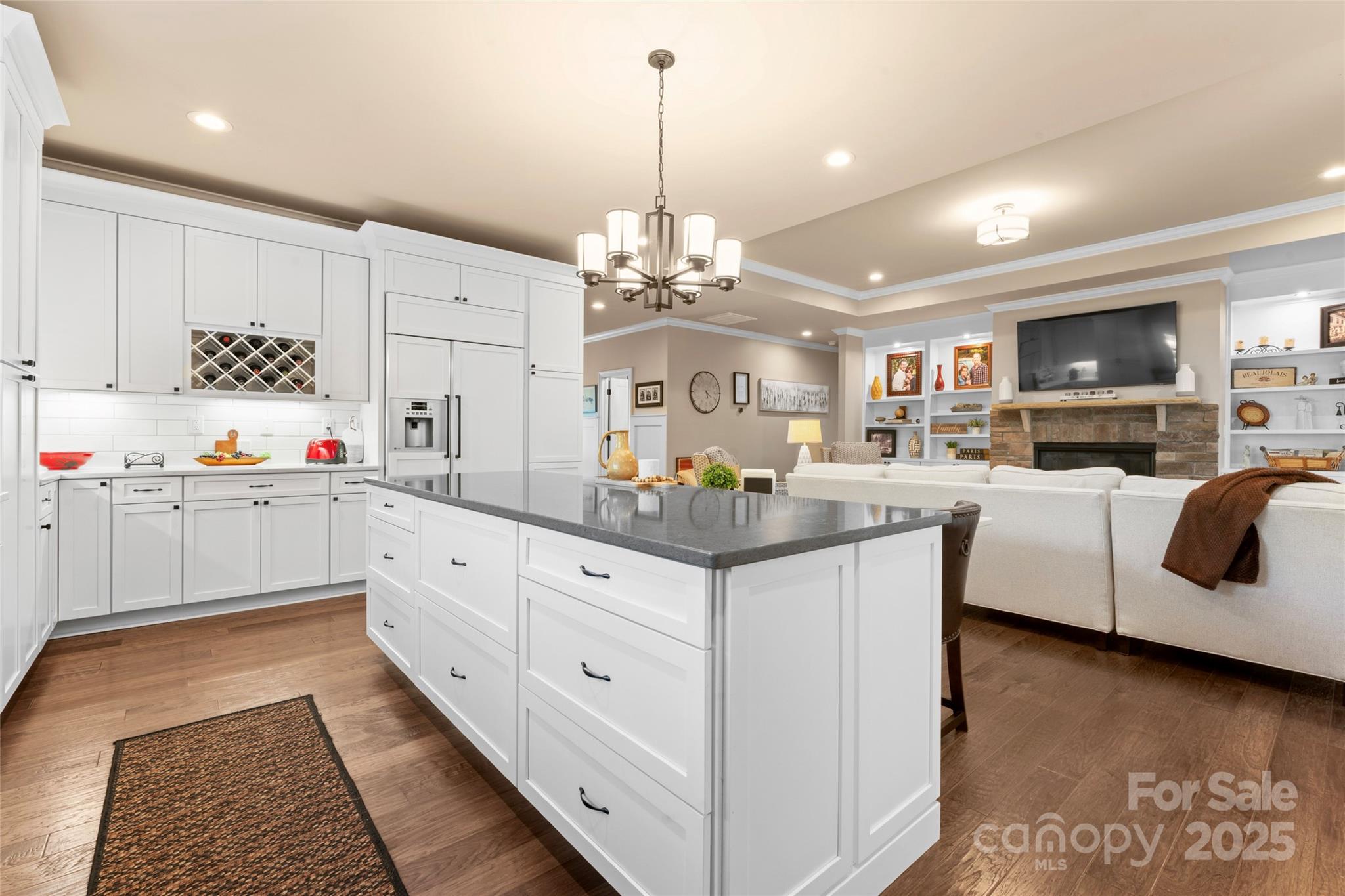 6010 Albiza Drive Property Photo 10