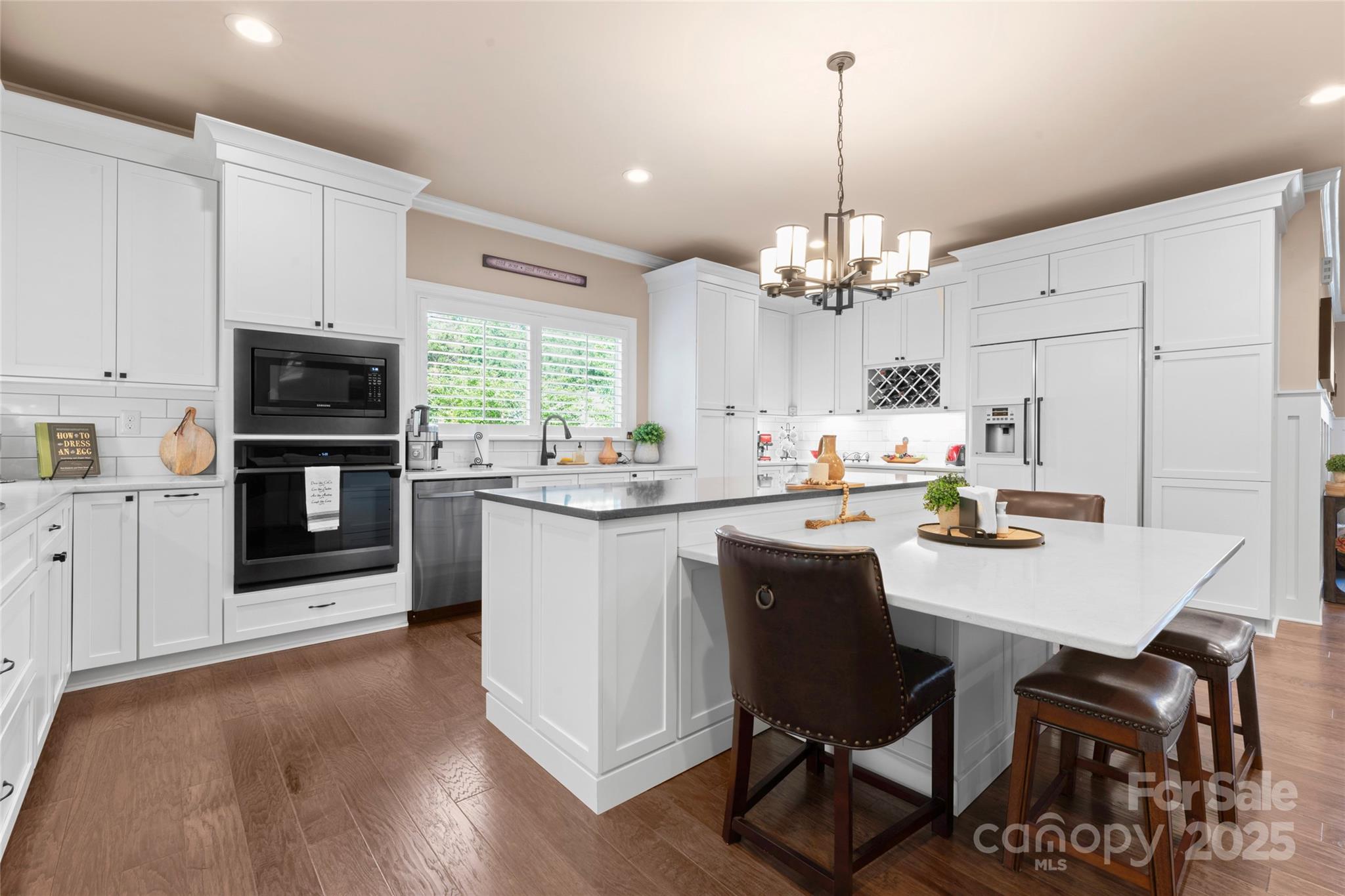 6010 Albiza Drive Property Photo 11