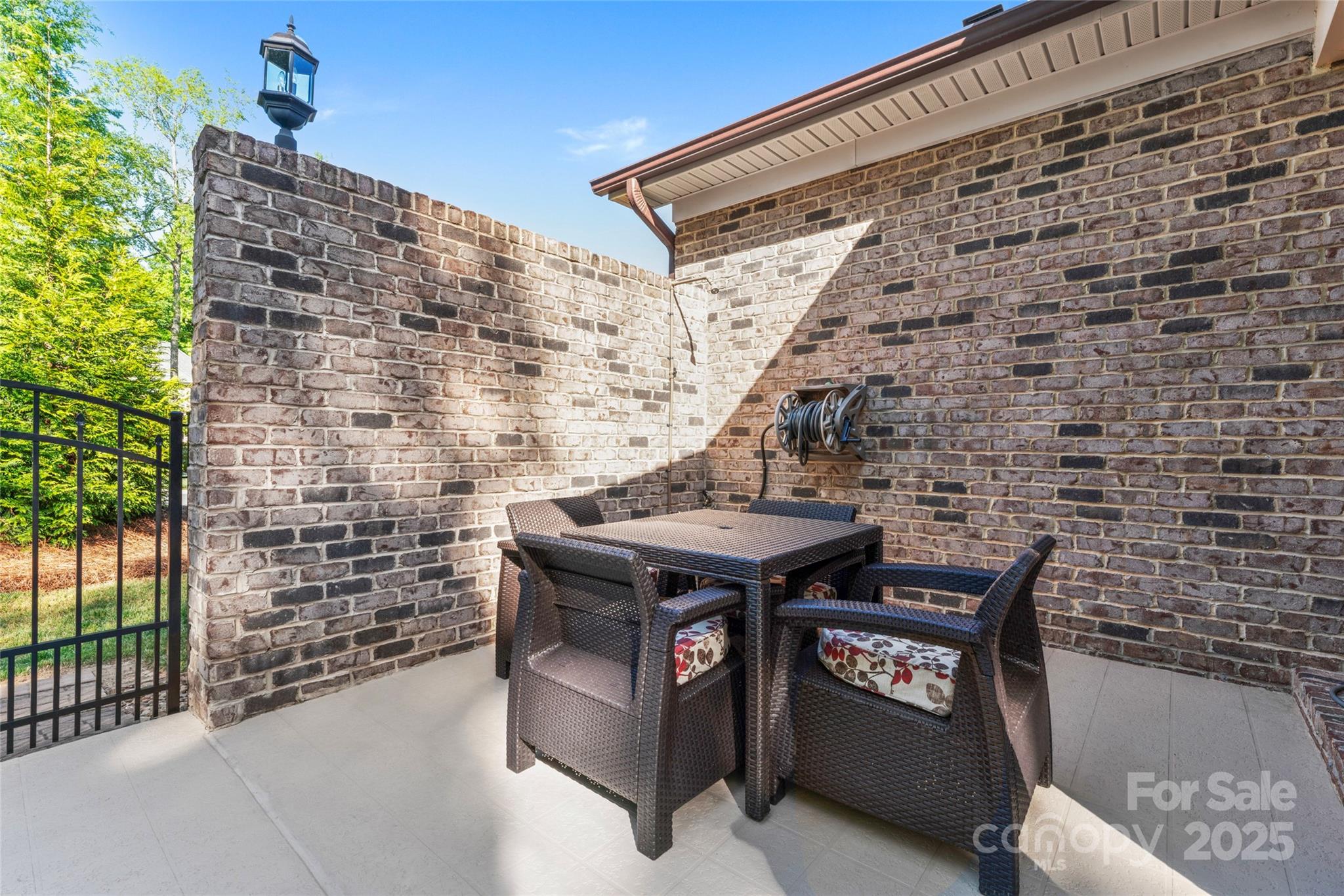 6010 Albiza Drive Property Photo 31