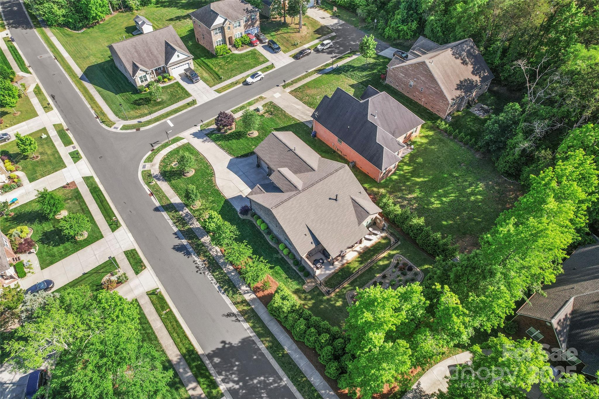 6010 Albiza Drive Property Photo 40