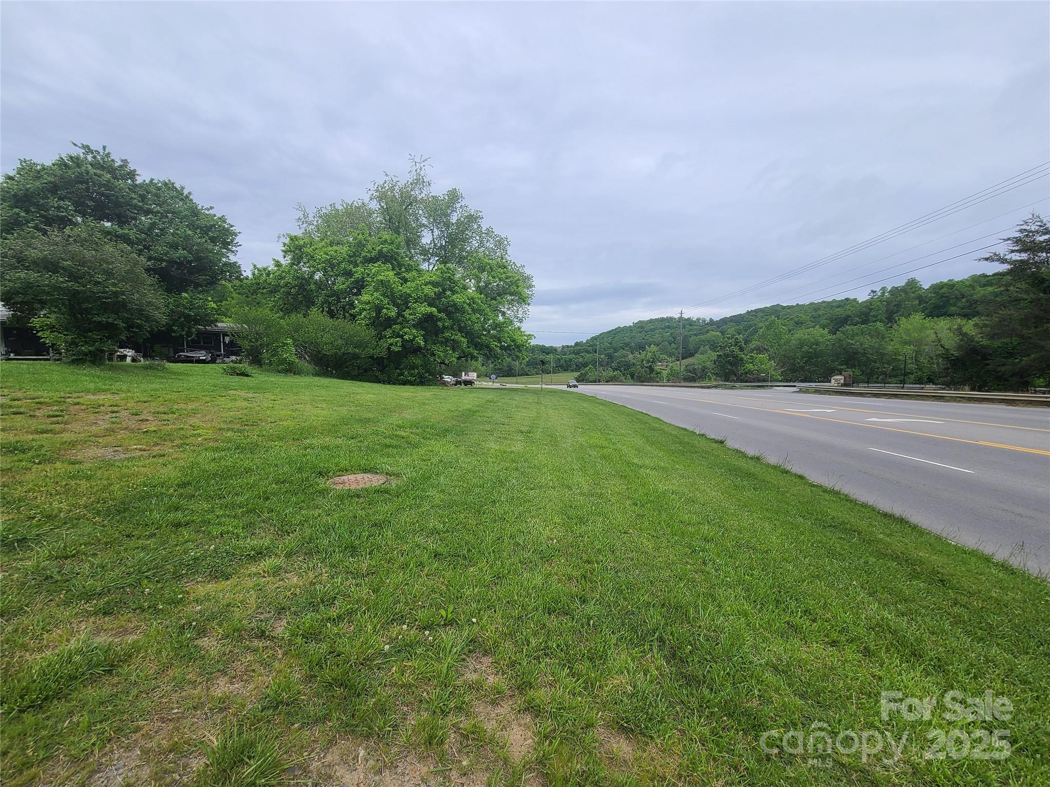 797 New Leicester Highway Property Photo 2