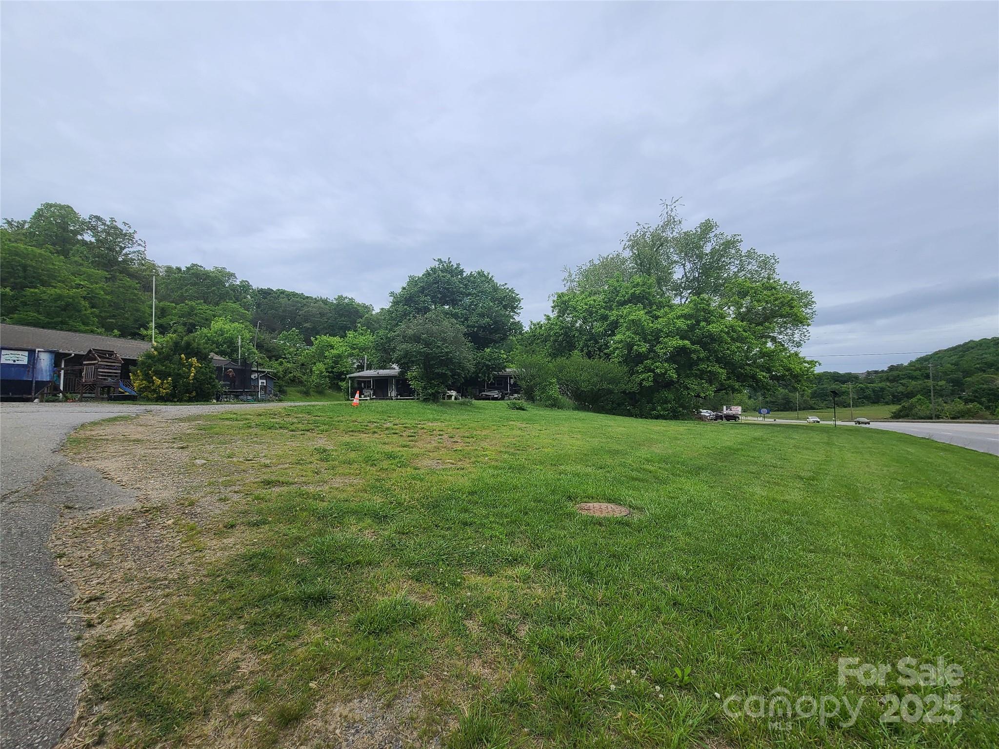 797 New Leicester Highway Property Photo 13