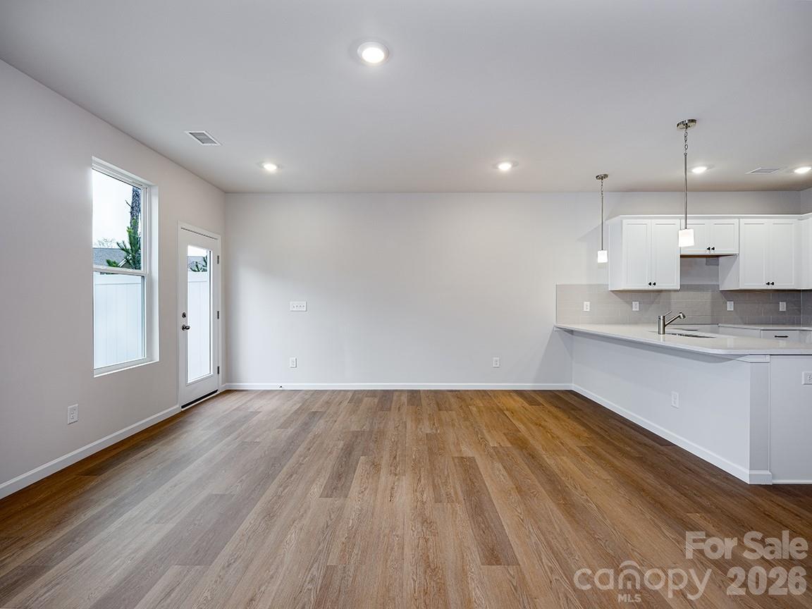 2535 Ruby Dixon Crossing Drive 19 Property Photo 5