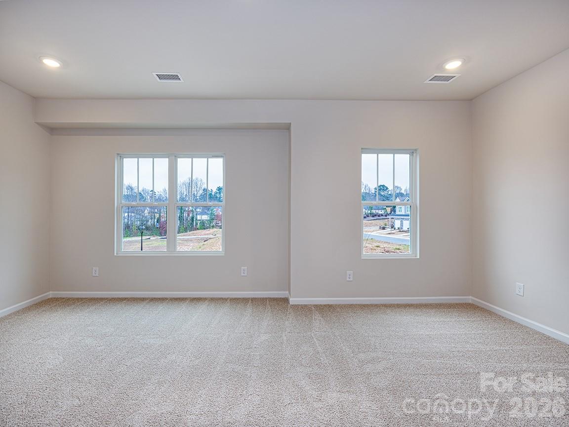 2535 Ruby Dixon Crossing Drive 19 Property Photo 8