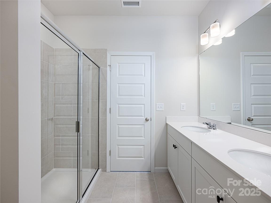 2535 Ruby Dixon Crossing Drive 19 Property Photo 10