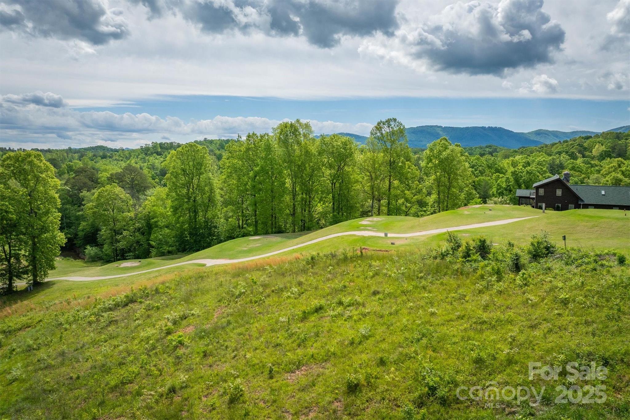 4270 Aaron Court Property Photo 2