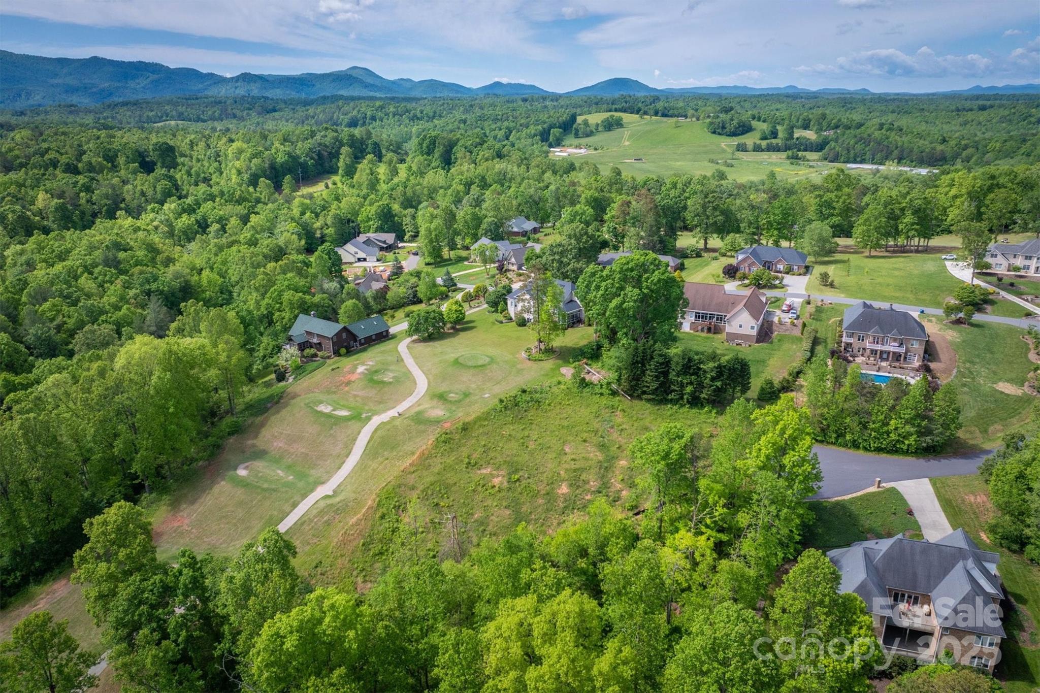 4270 Aaron Court Property Photo 6