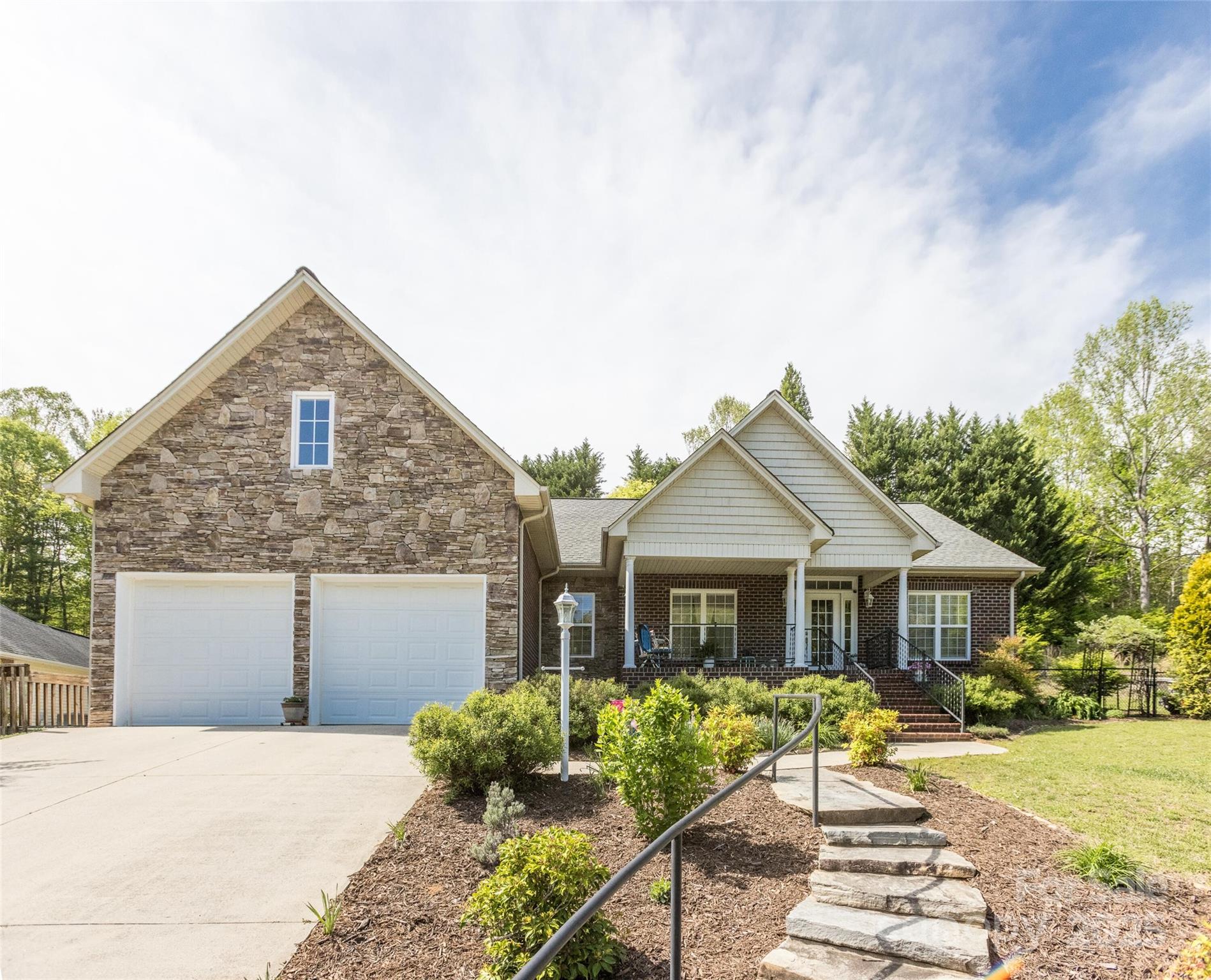 508 Yorktown Court Property Photo 1