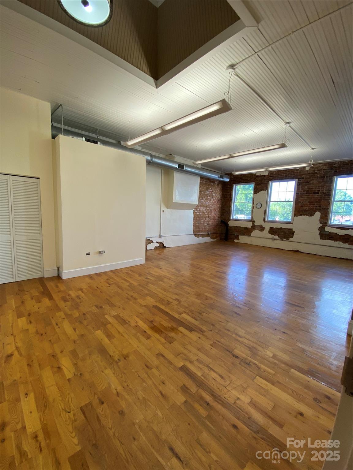 37 Union Street D Property Photo 2