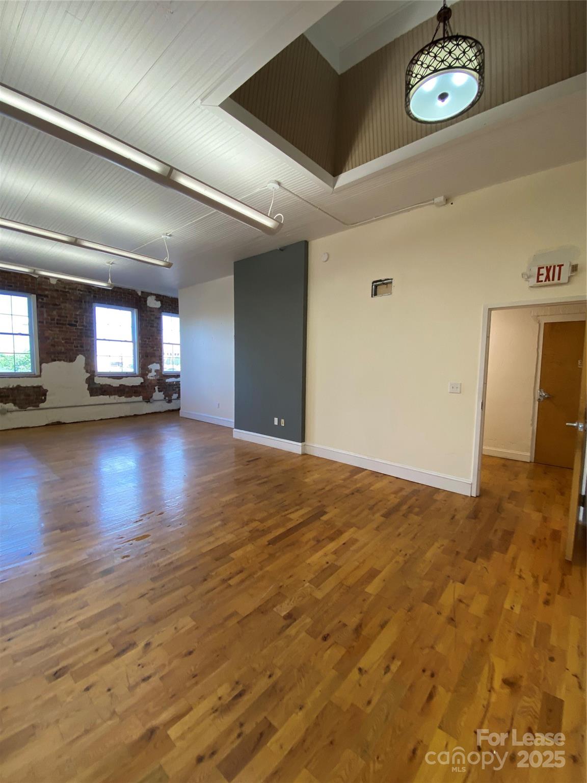 37 Union Street D Property Photo 5