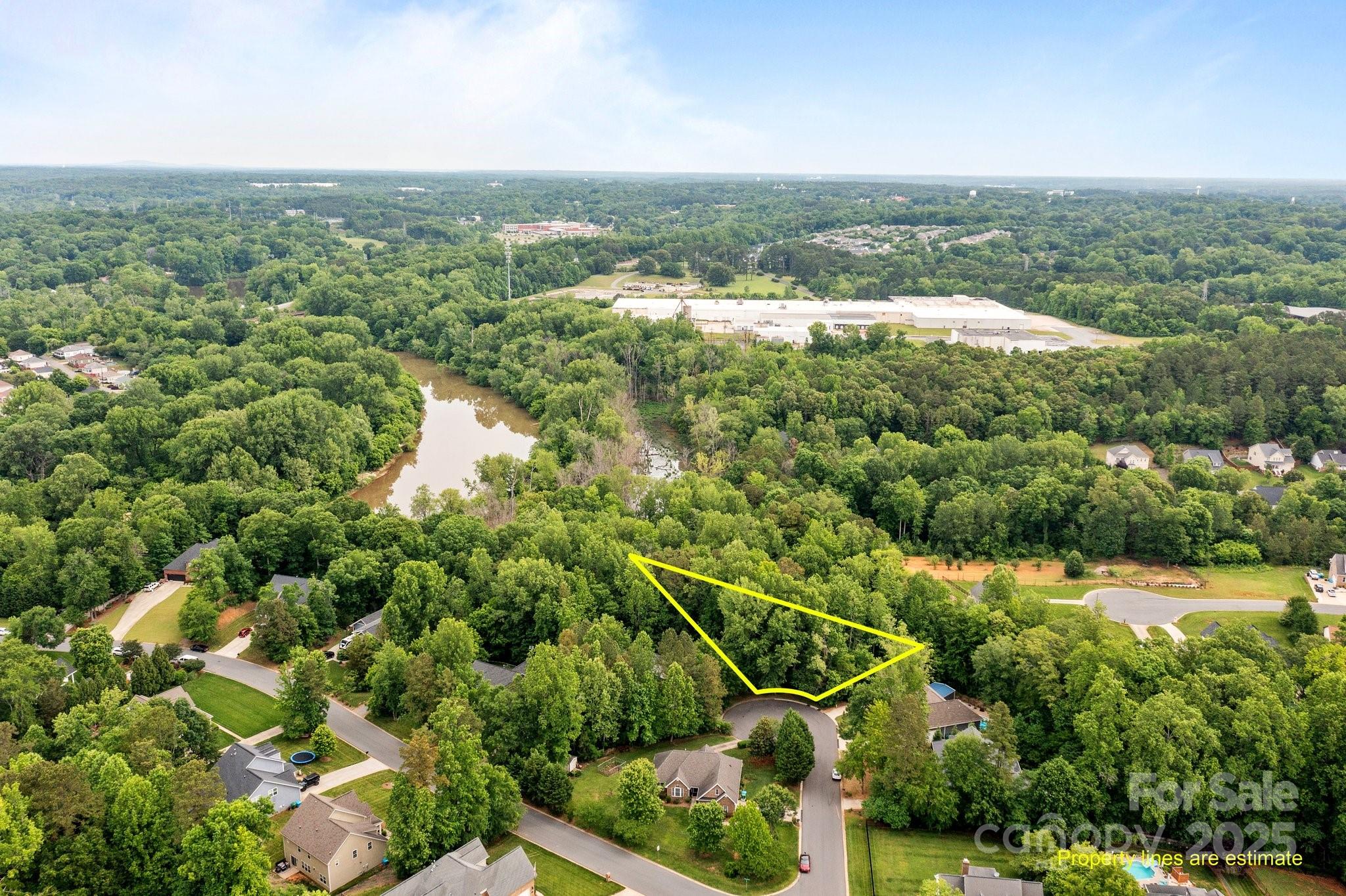 2601 Greenmont Circle Property Photo