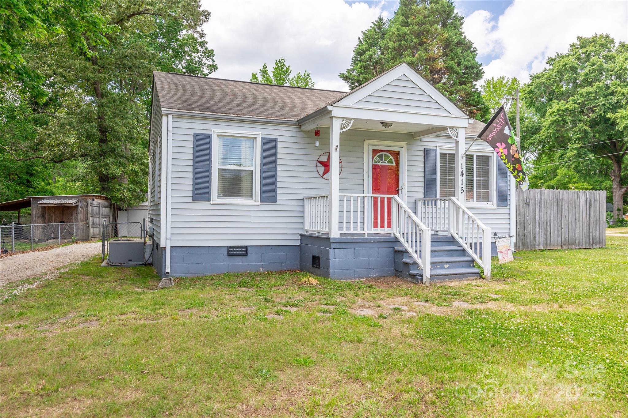 1415 Midlake Road Property Photo