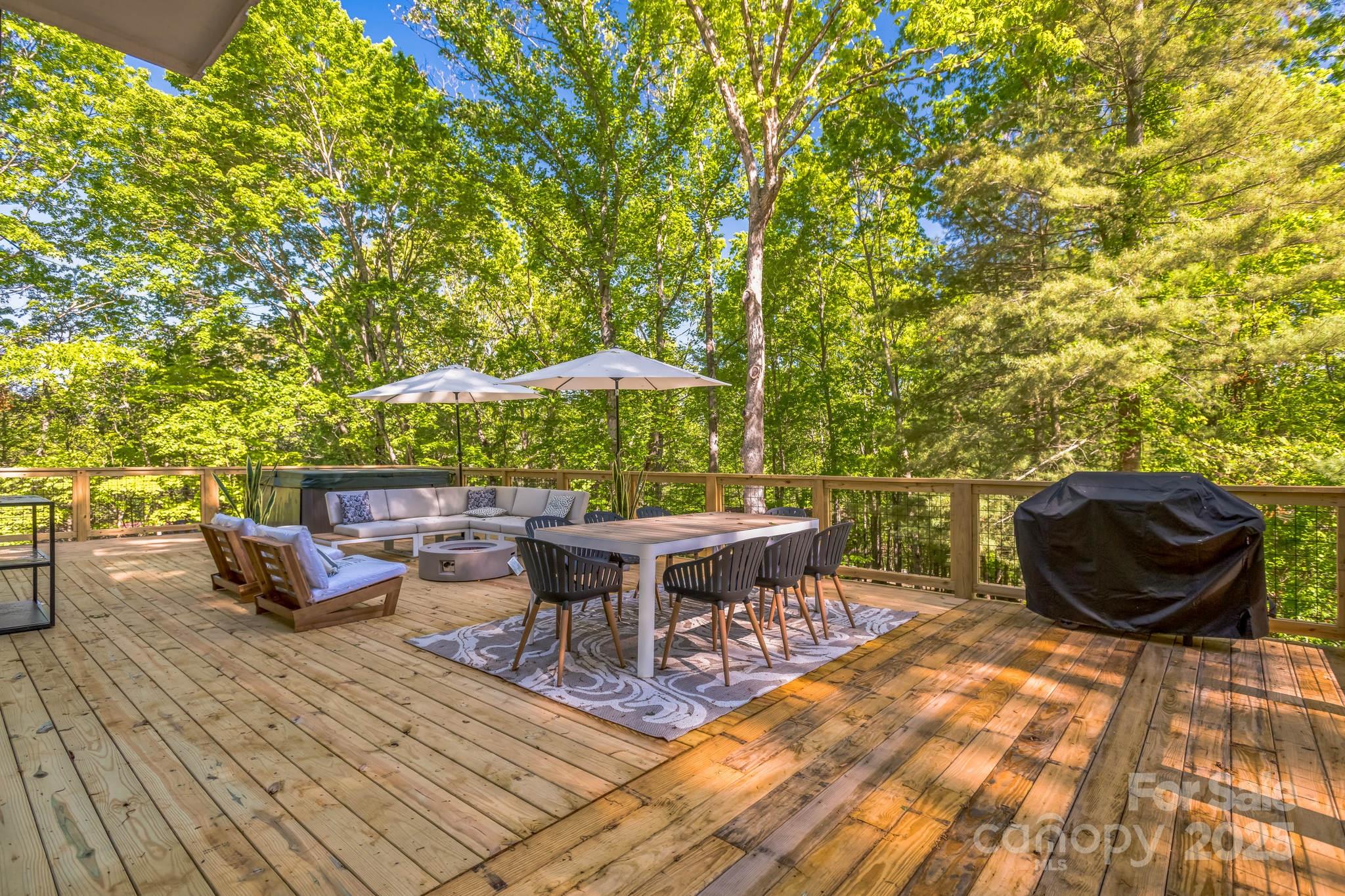 52 Reynolda Drive Property Photo 4