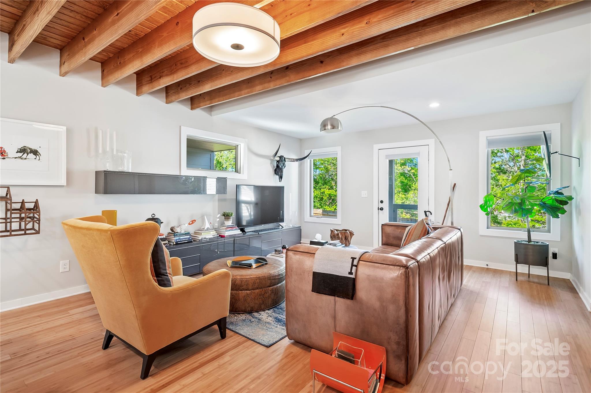 16 Oak Hill Drive Property Photo 5