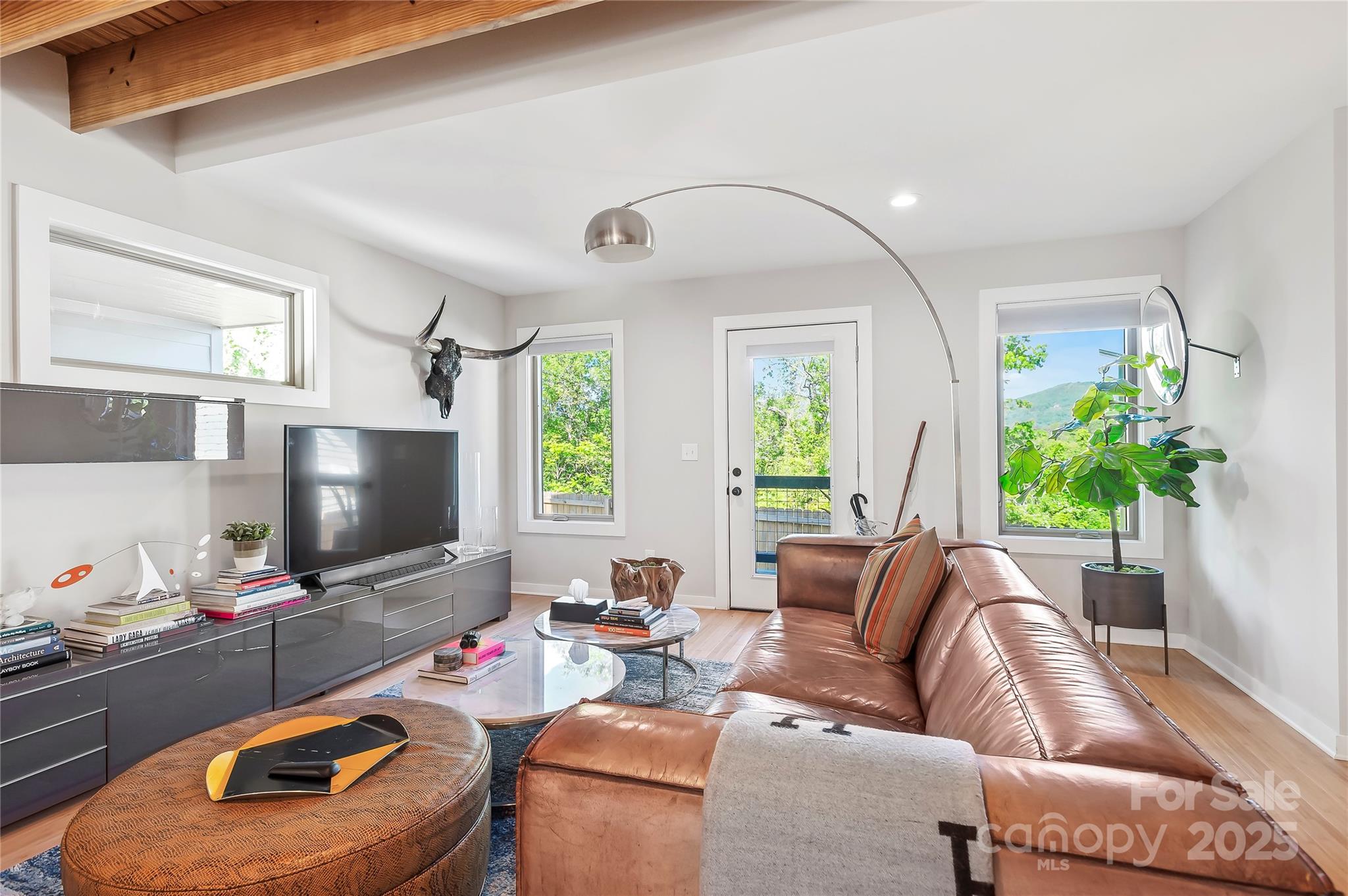 16 Oak Hill Drive Property Photo 7