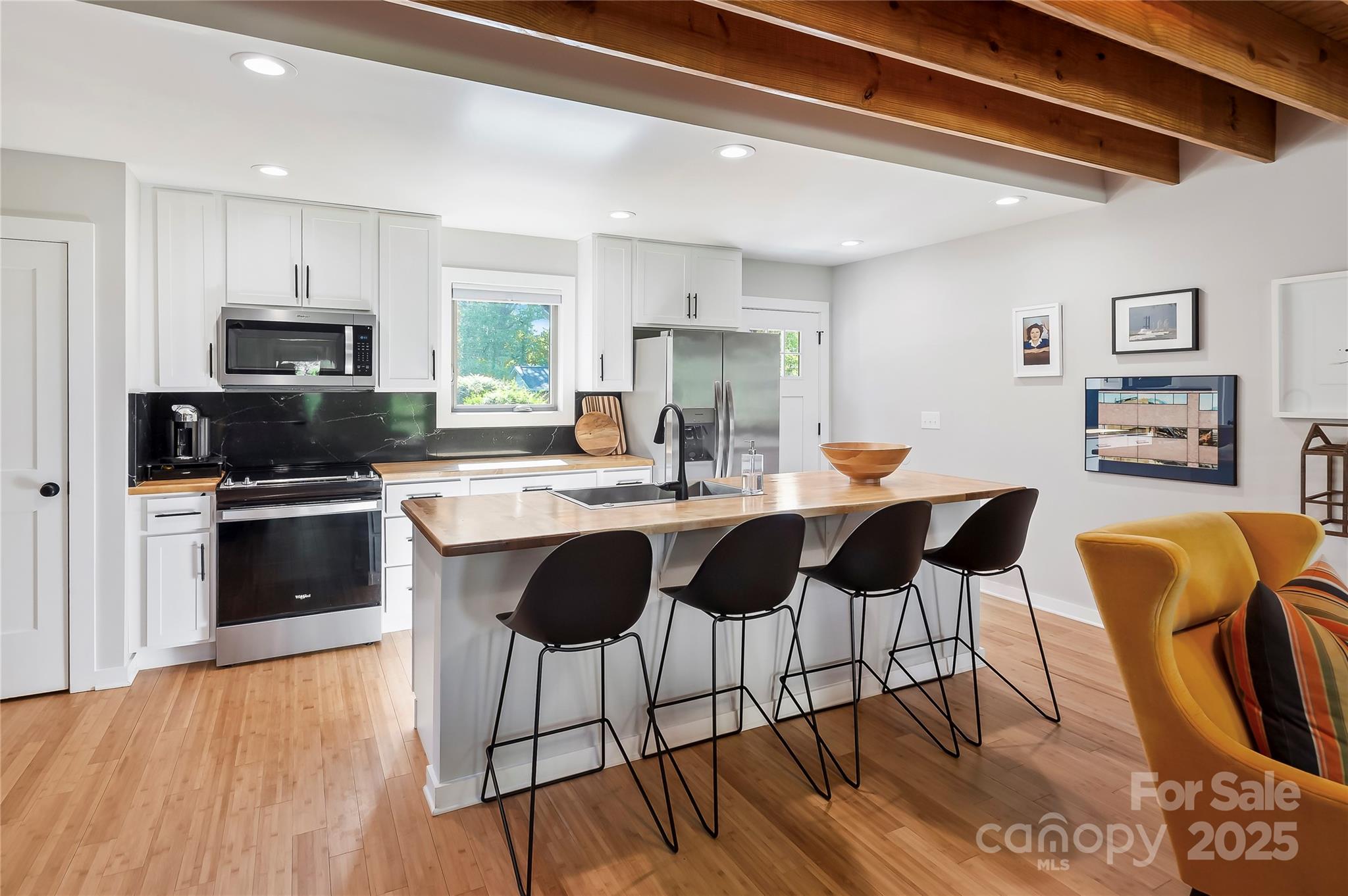 16 Oak Hill Drive Property Photo 11