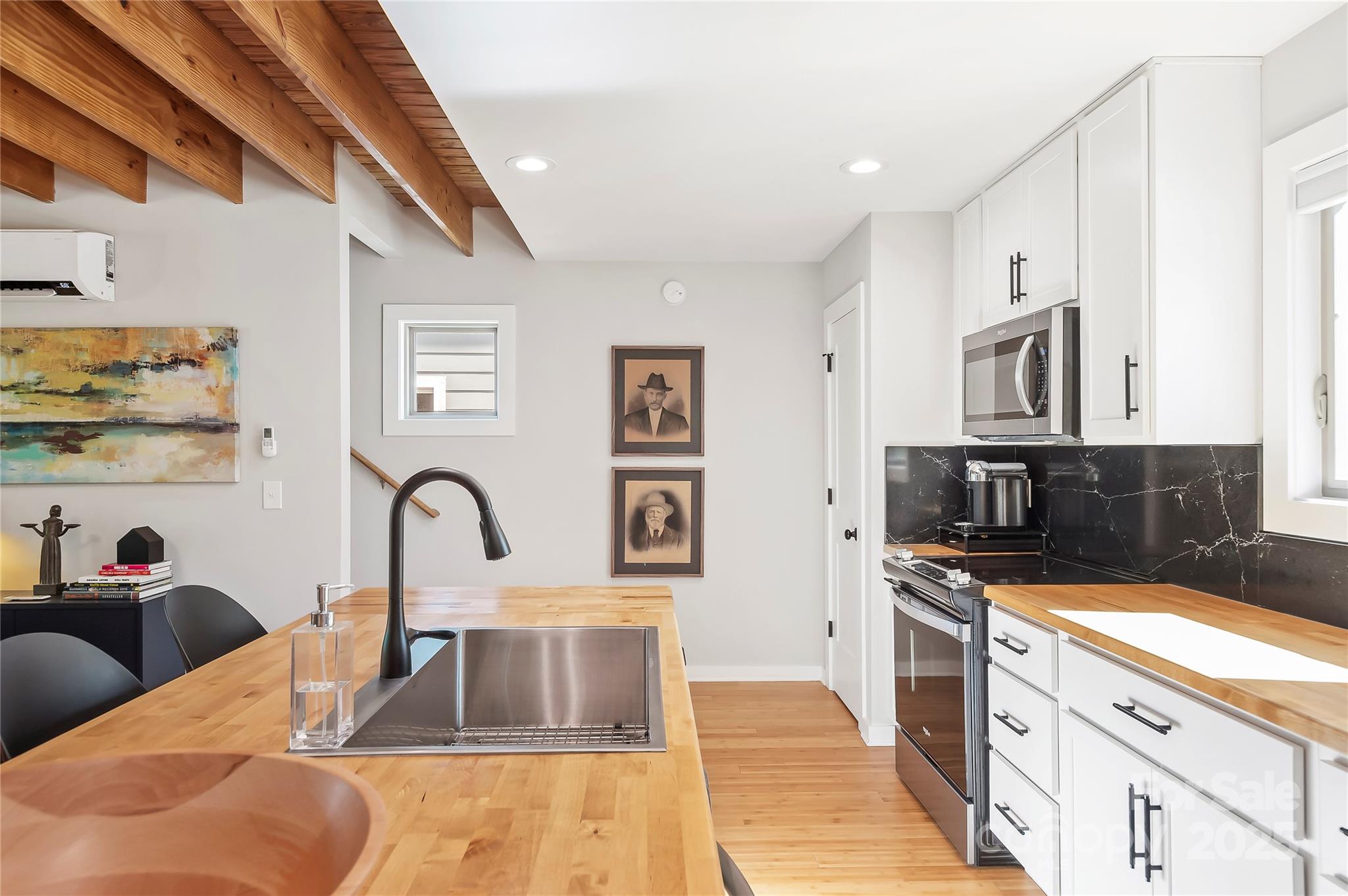 16 Oak Hill Drive Property Photo 14