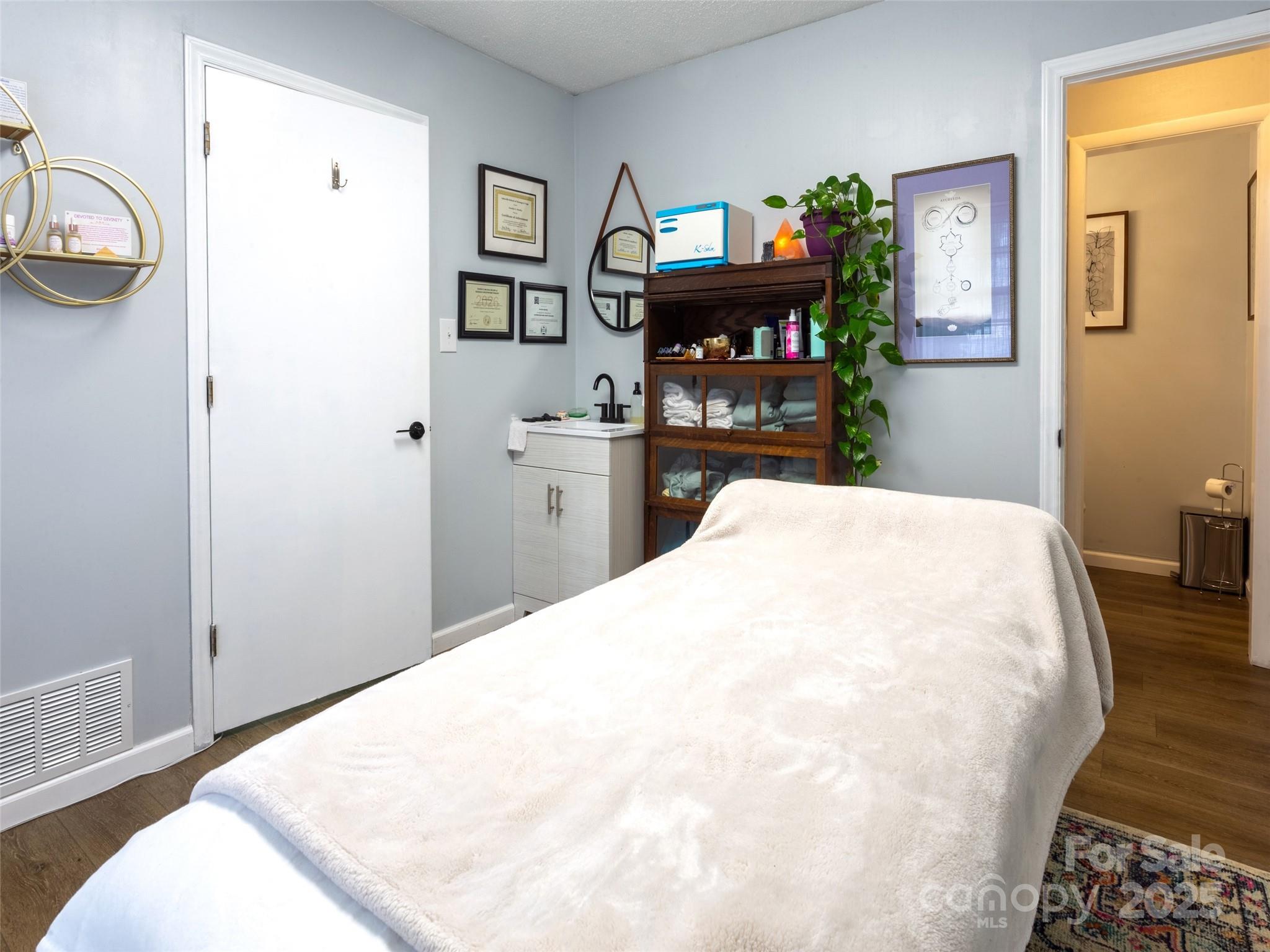 5 Doctors Park I2 (512) Property Photo 23