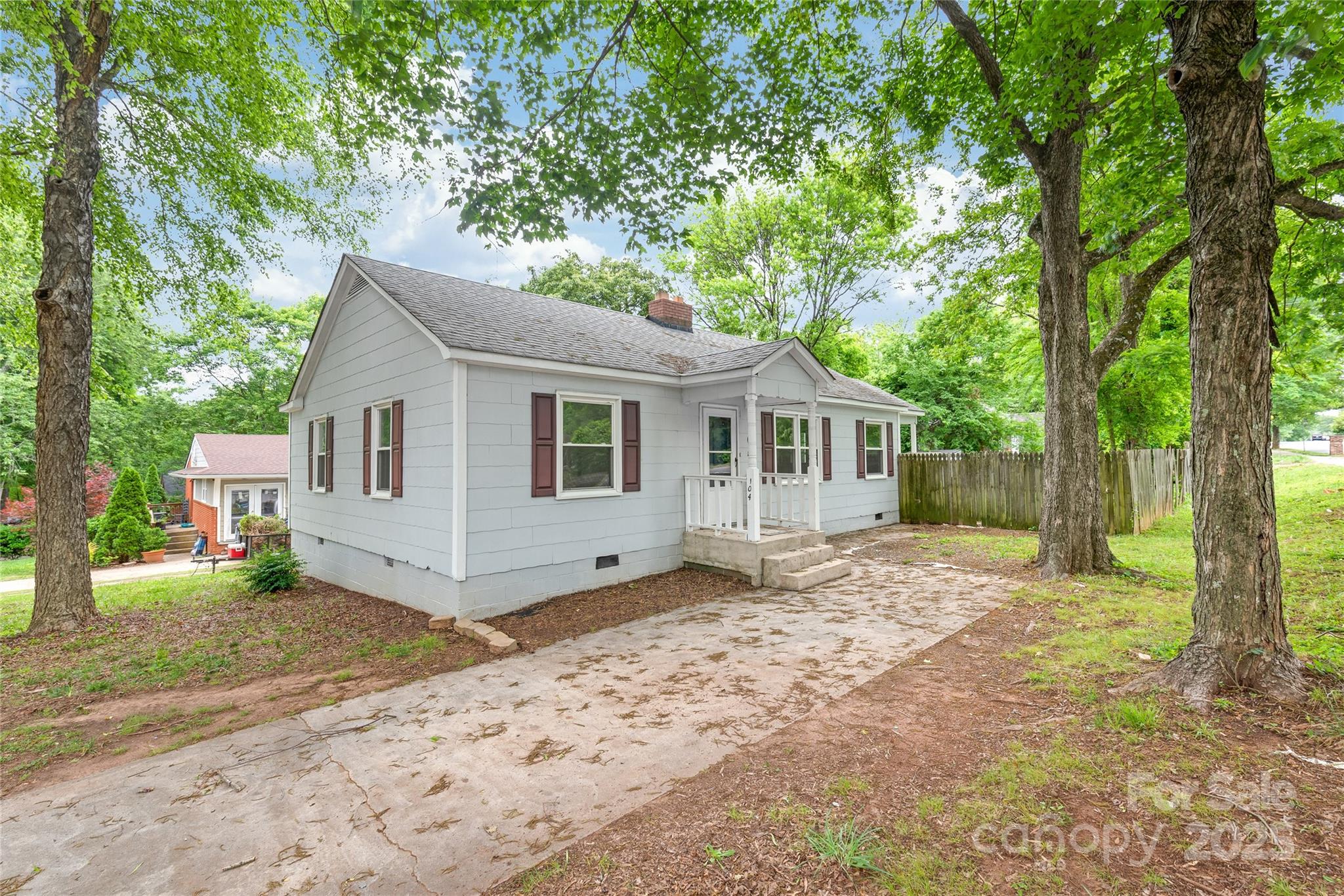 104 Willetta Drive Property Photo 2