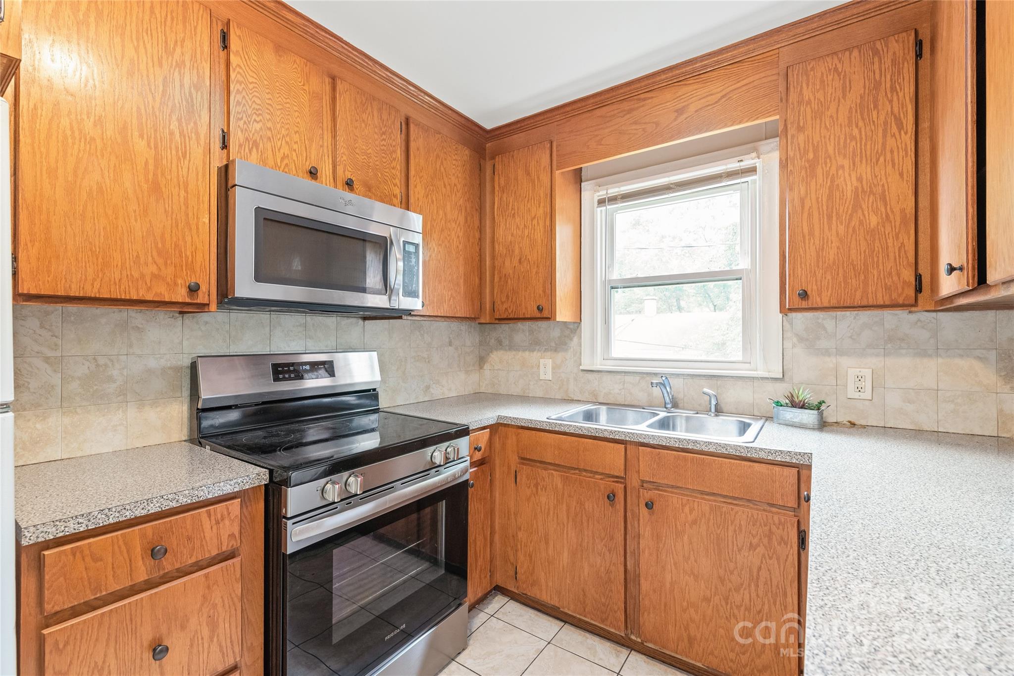 104 Willetta Drive Property Photo 13